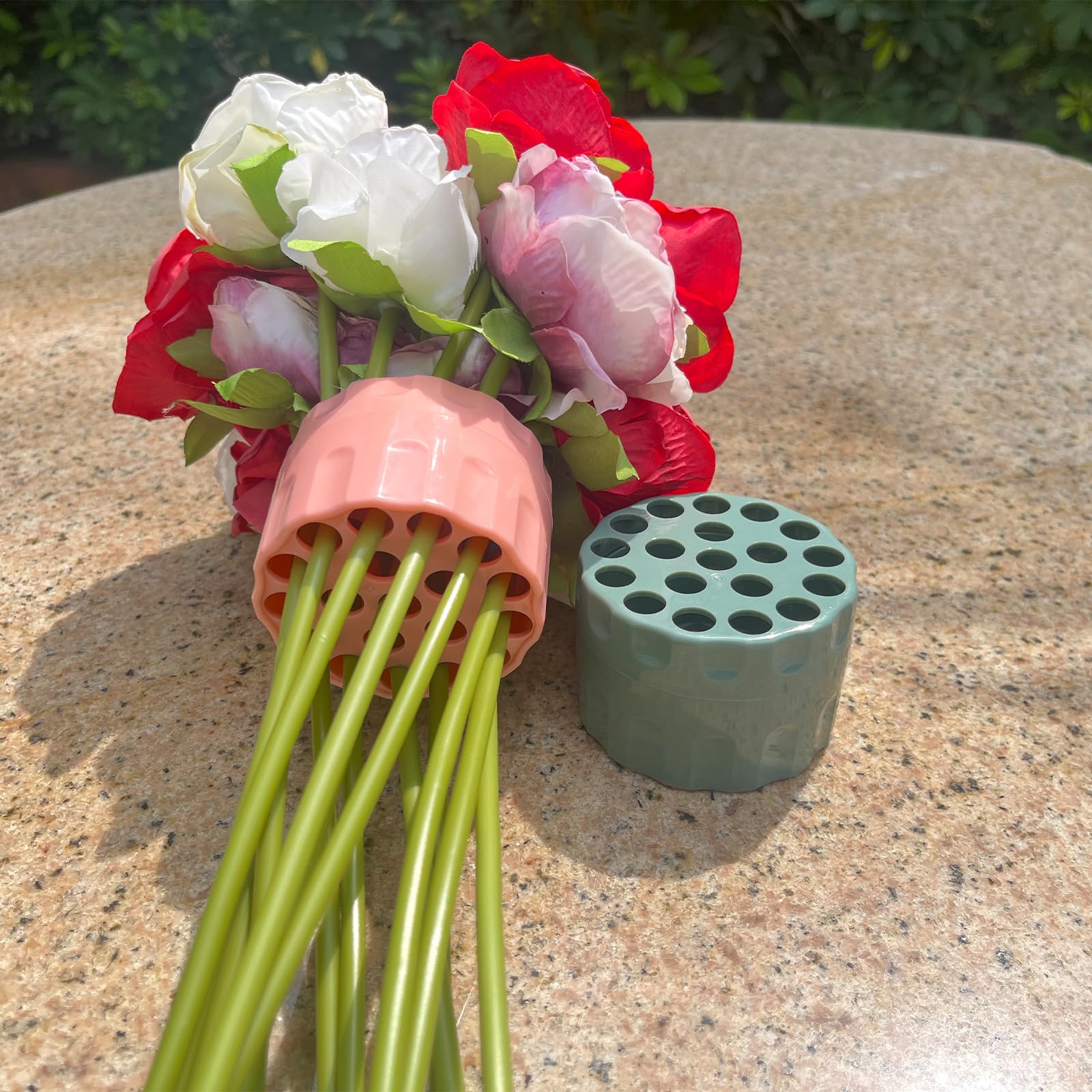 2PCS Spiral Flower Stem Holders for DIY Wedding Bouquets, Ikebana Arrangements & Vase Displays - Green Floral Bouquet Twister Tool Kit for Fresh & Artificial Flowers