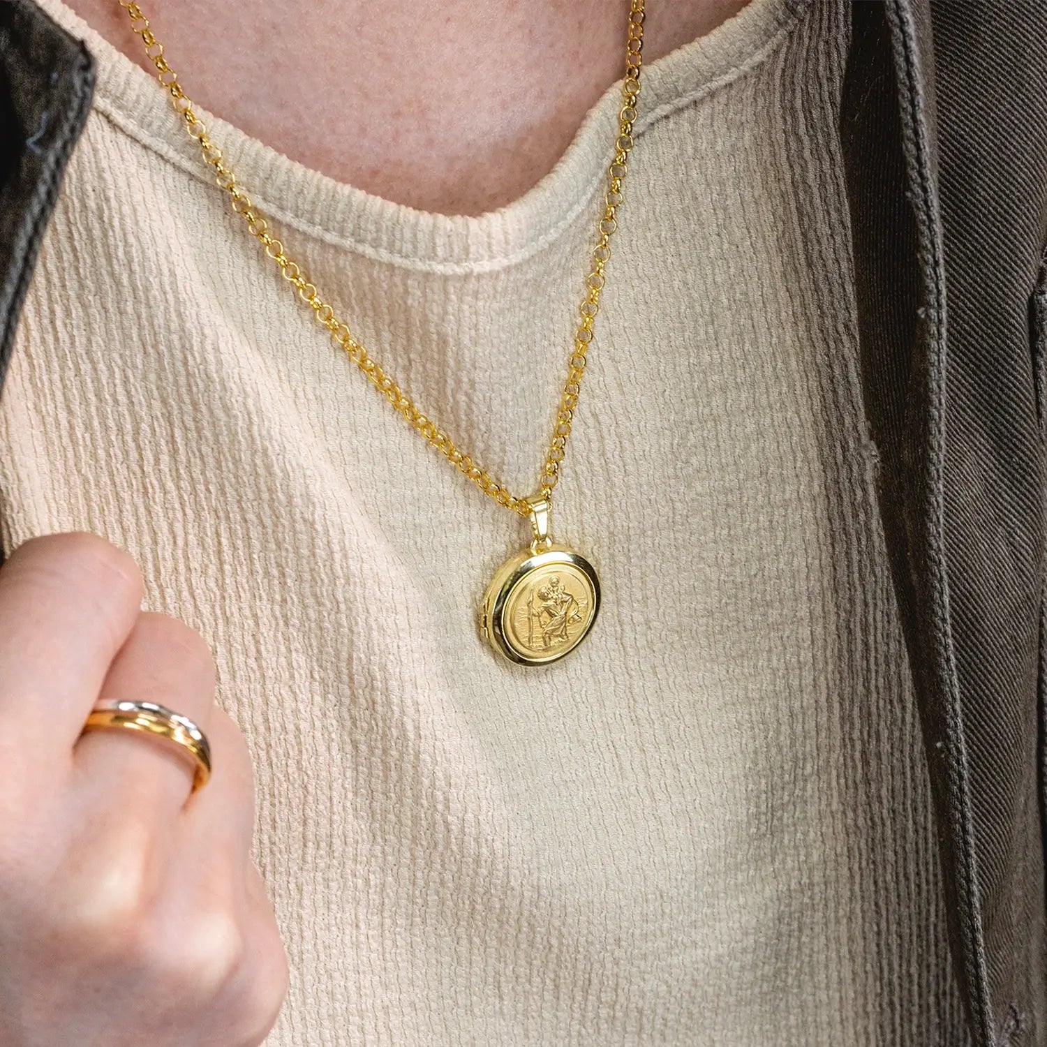 St. Christopher Pendant Necklace for Men - 14K Gold Religious Jewelry - Perfect for Travel Protection & Gifts