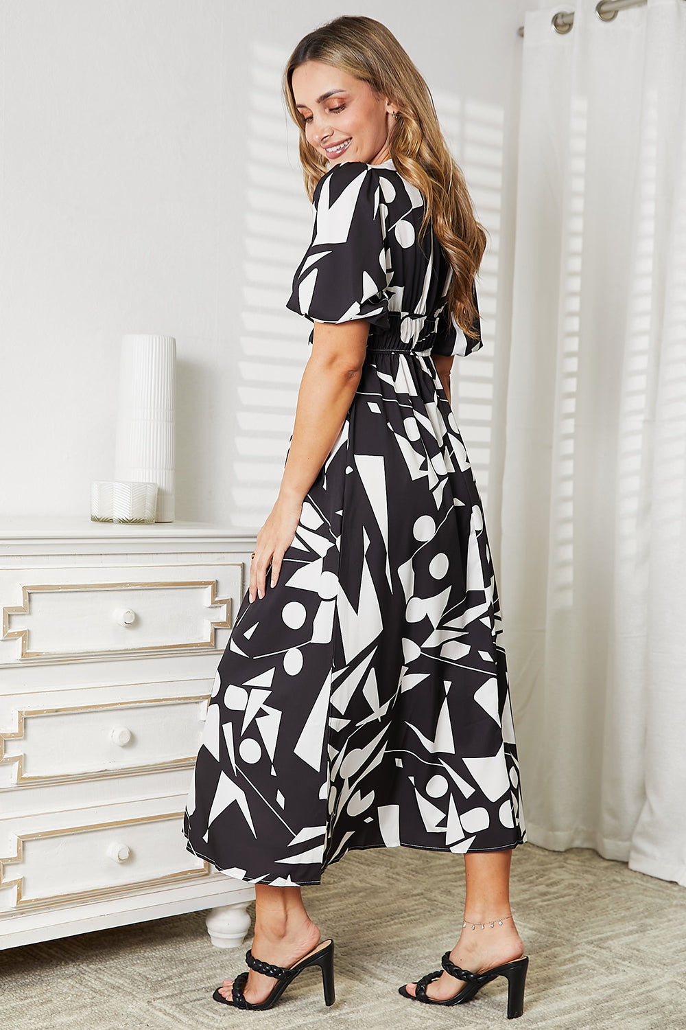 Elegant Printed Surplice Balloon Sleeve Dress for Women - Flowy Summer Midi Dress with V-Neck - Perfect for Beach Vacations, Date Nights & Garden Parties
