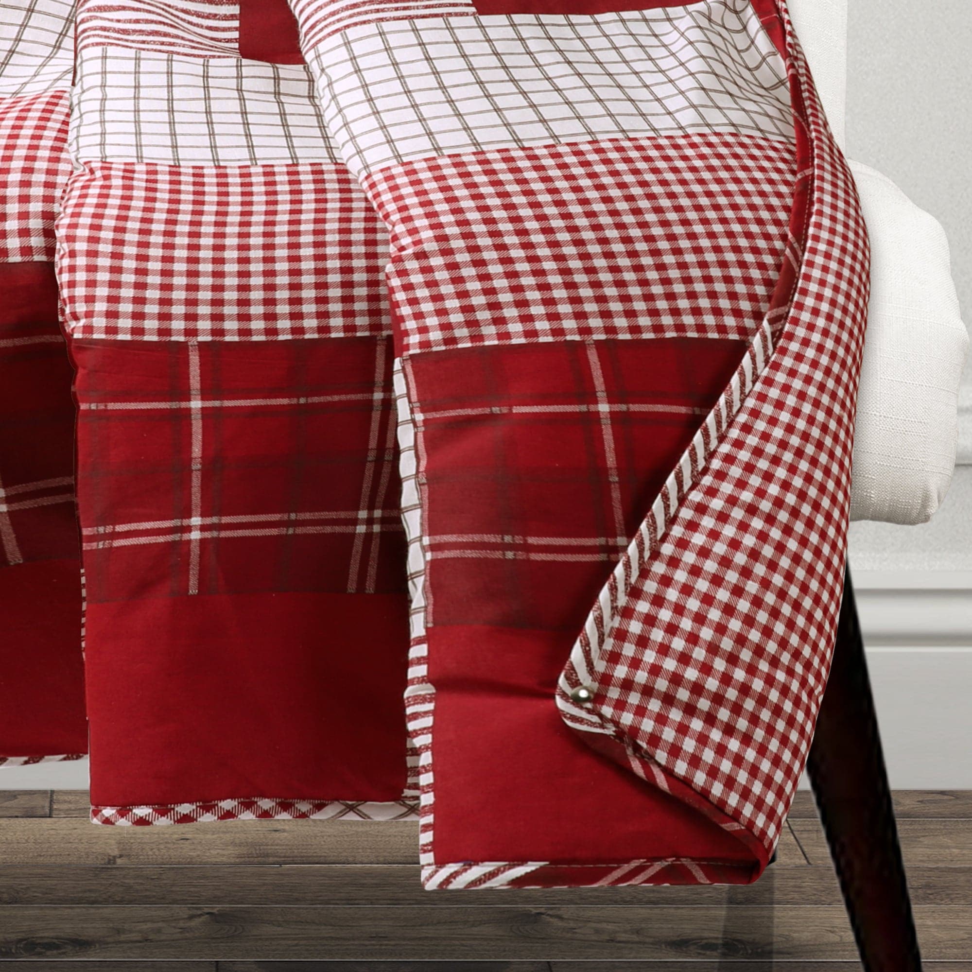 Greenville Throw Blanket - Soft & Cozy Fleece Blanket for Couch, Bed, and Travel - Perfect for Home Decor, Gifts, and Cold Weather Comfort