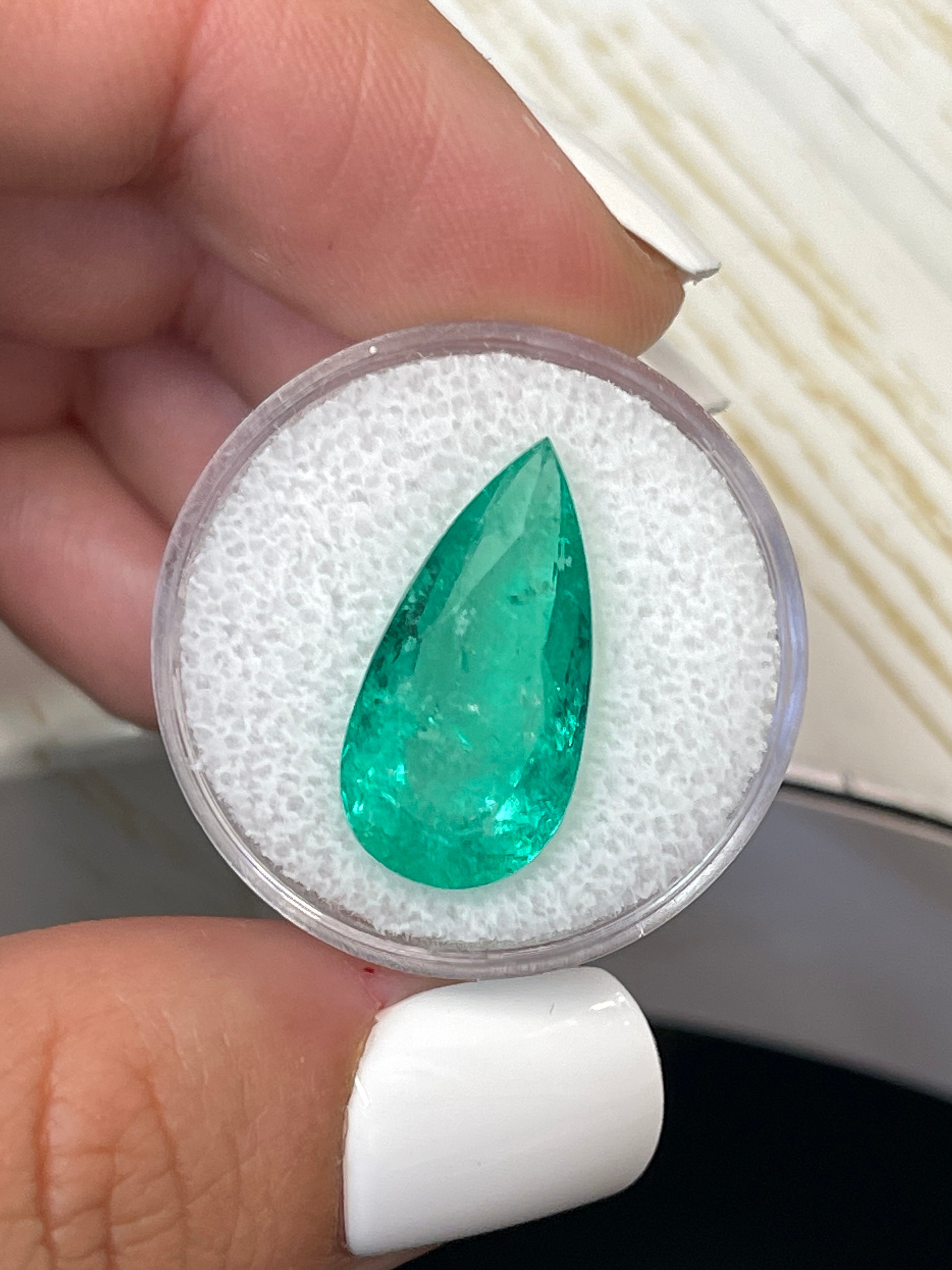 8.57 Carat 21x11mm HUGE Green Natural Loose Colombian Emerald Pear Cut Gemstone for Jewelry Making, Engagement Rings & Luxury Gifts