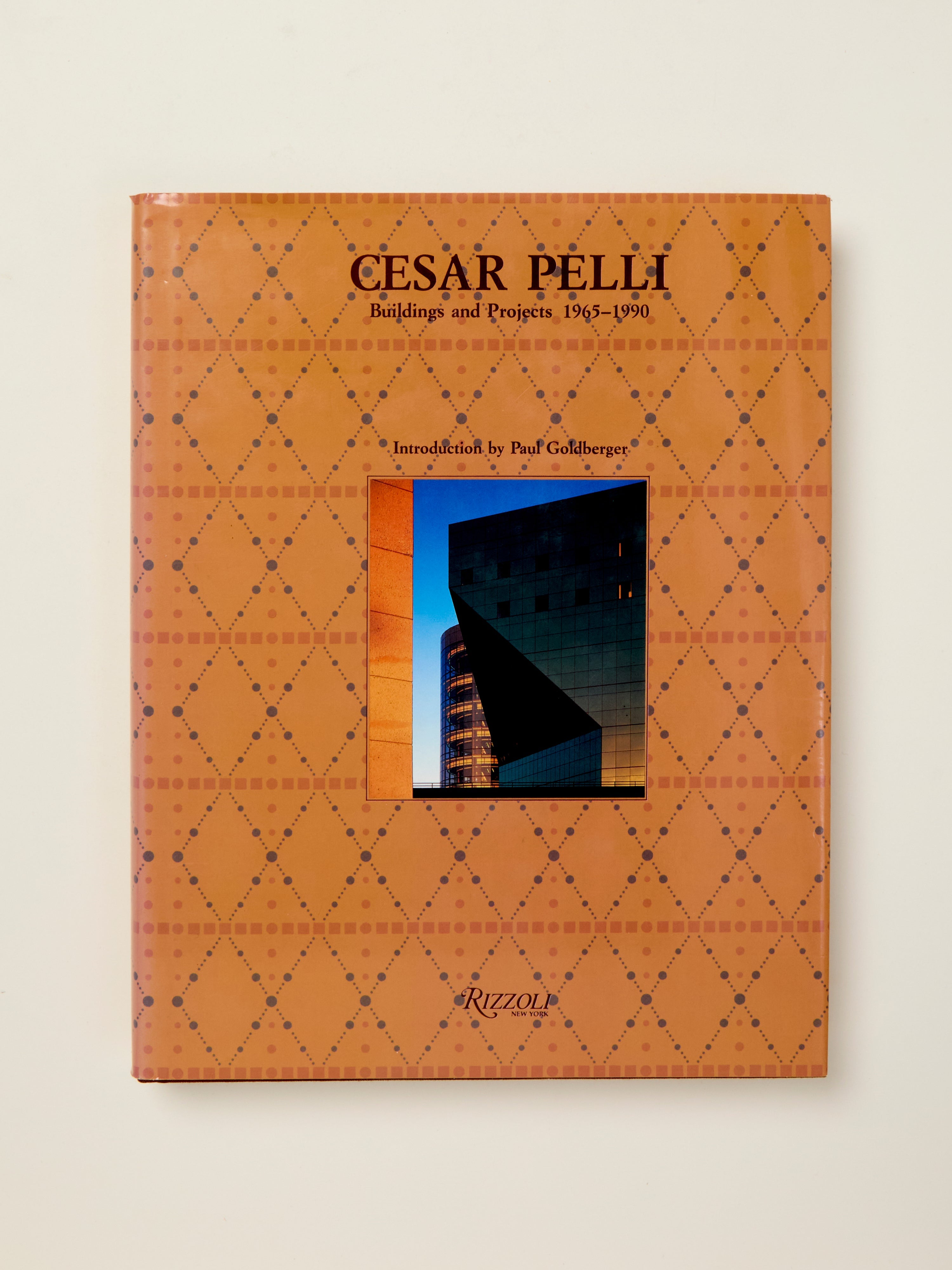 Cesar Pelli: Architectural Masterpieces - Buildings and Projects 1965-1990 | Modern Design Inspiration for Architects & Collectors