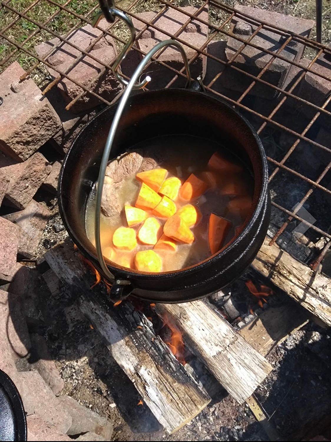 Cuisiland 8.5QT Pre-Seasoned Cast Iron Dutch Oven with Lid & Tripod Legs - South African Style Campfire Pot for Outdoor Cooking, Braising, Stews & Soups - Heavy Duty Cast Iron Cauldron Perfect for Camping, Backyard BBQs and Dutch Oven Cooking Competitions