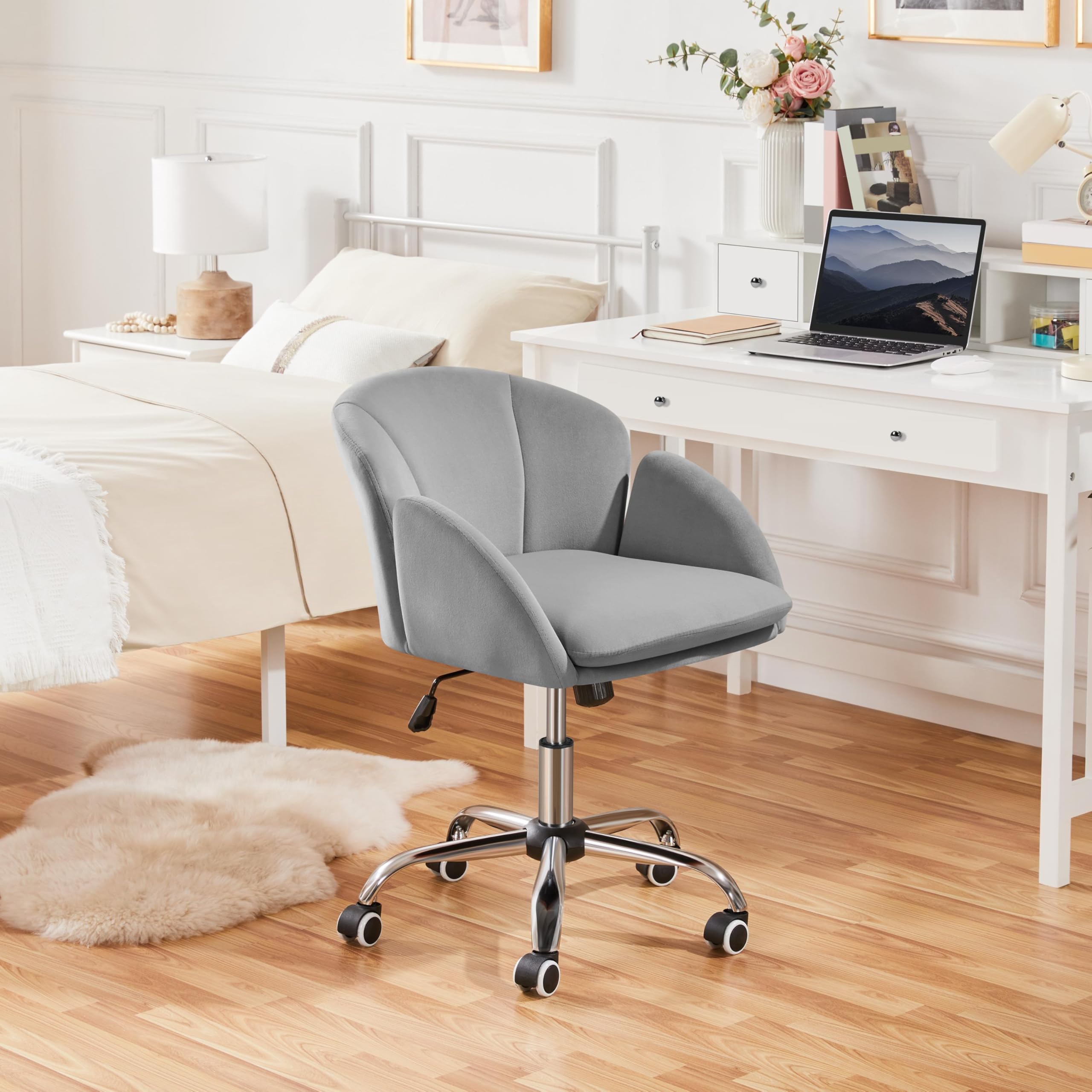 Yaheetech Modern Velvet Swivel Desk Chair with Armrests - Light Gray Home Office Chair for Women, Rolling Makeup Vanity Chair for Bedroom & Study Room | Perfect for Work, Gaming & Beauty Stations
