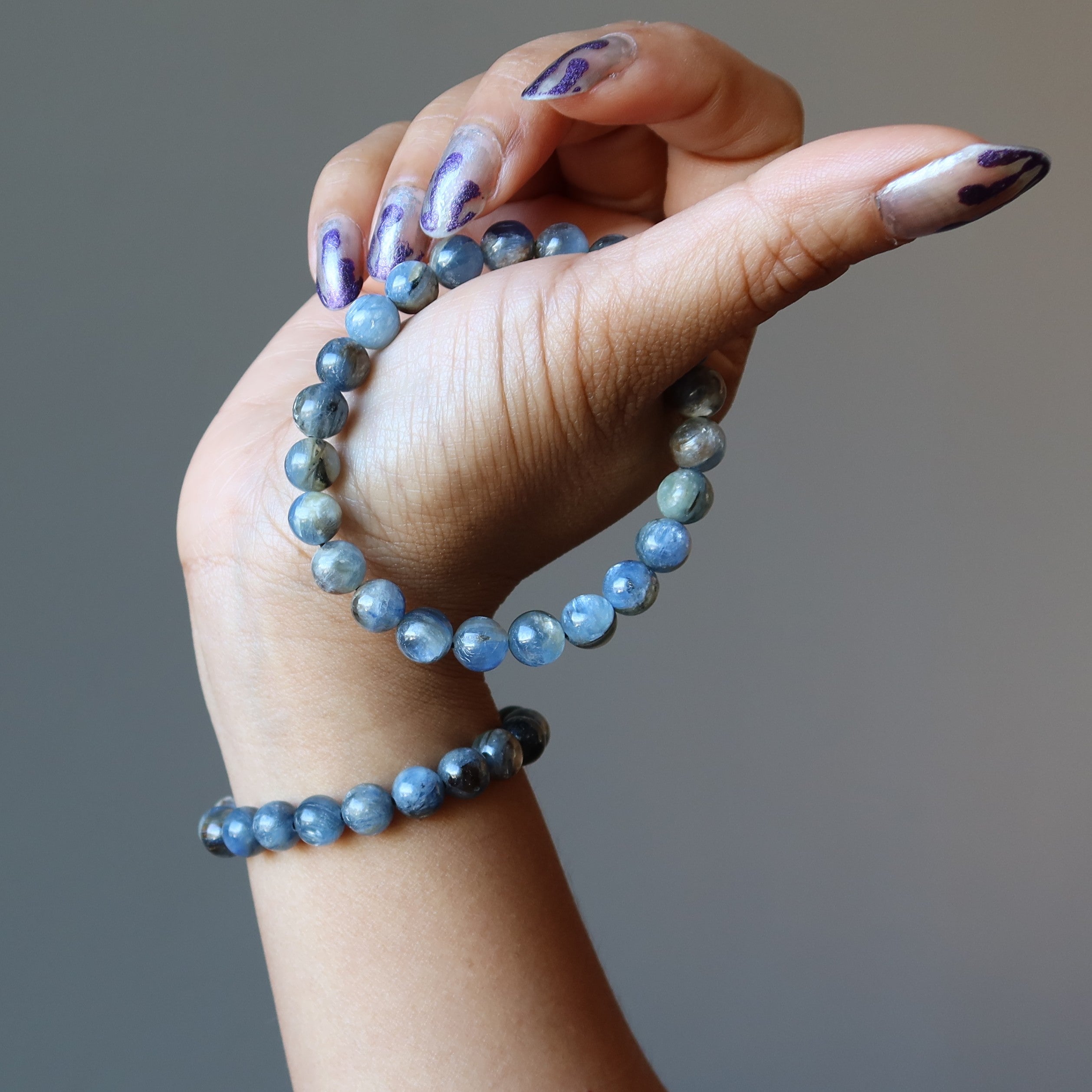 Kyanite Bracelet with Shimmering Blue Stones - Healing Crystal Jewelry for Stress Relief & Positive Energy - Perfect for Meditation, Yoga & Spiritual Gifts