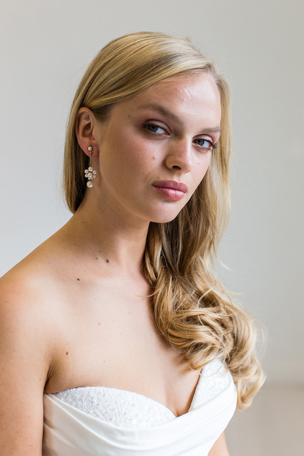 Stylish CASSIUS EARRINGS for Women - Trendy Gold Hoop Earrings for Everyday Wear - Perfect for Office, Party & Date Night Outfits
