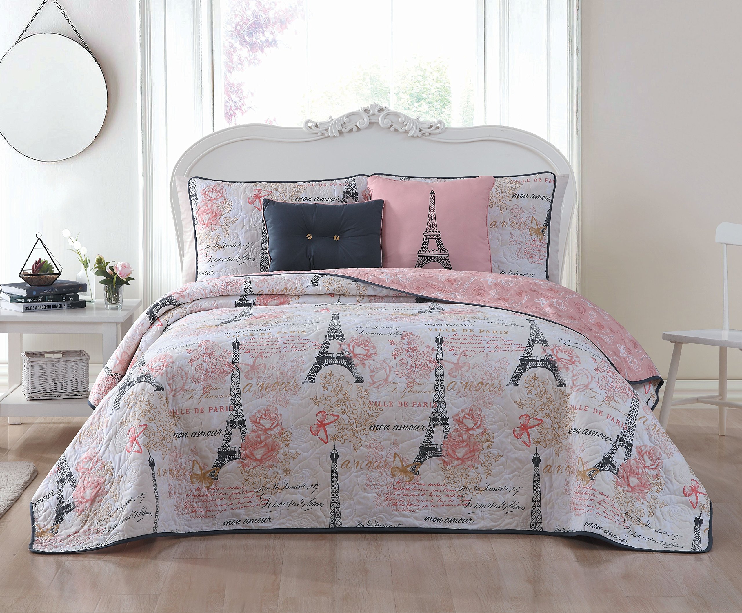 Geneva Home Fashion Amour 4-Piece Parisian Reversible Quilt & Throw Pillows Set - Twin Size, Soft Pink Bedding for Cozy Bedroom Decor | Perfect for Guest Rooms, Dorm Essentials & French-Inspired Home Styling