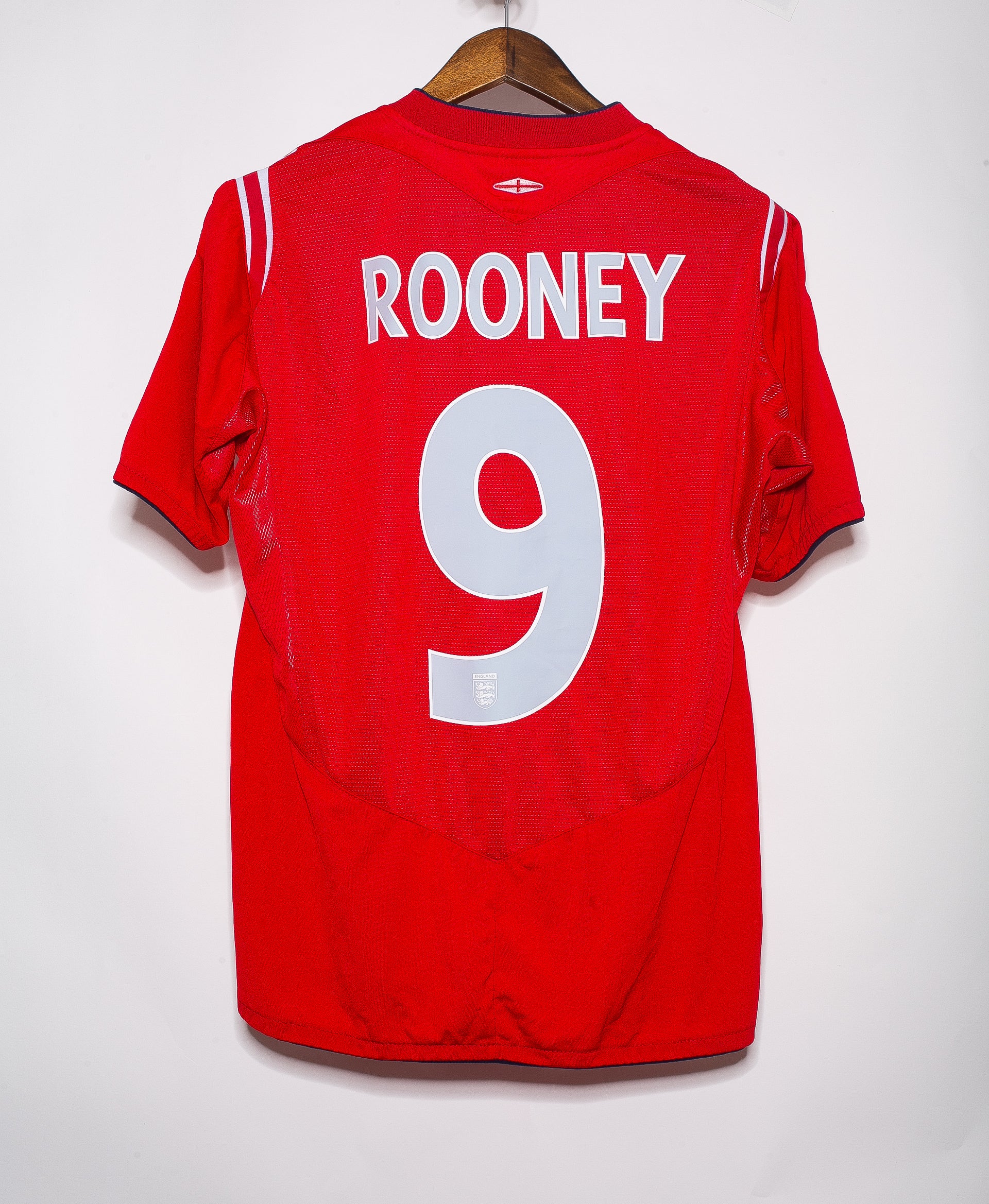 2004 England Away Soccer Jersey #9 Wayne Rooney - Men's Size M - Vintage Football Shirt for Fans & Collectors - Perfect for Matches, Gifts & Memorabilia