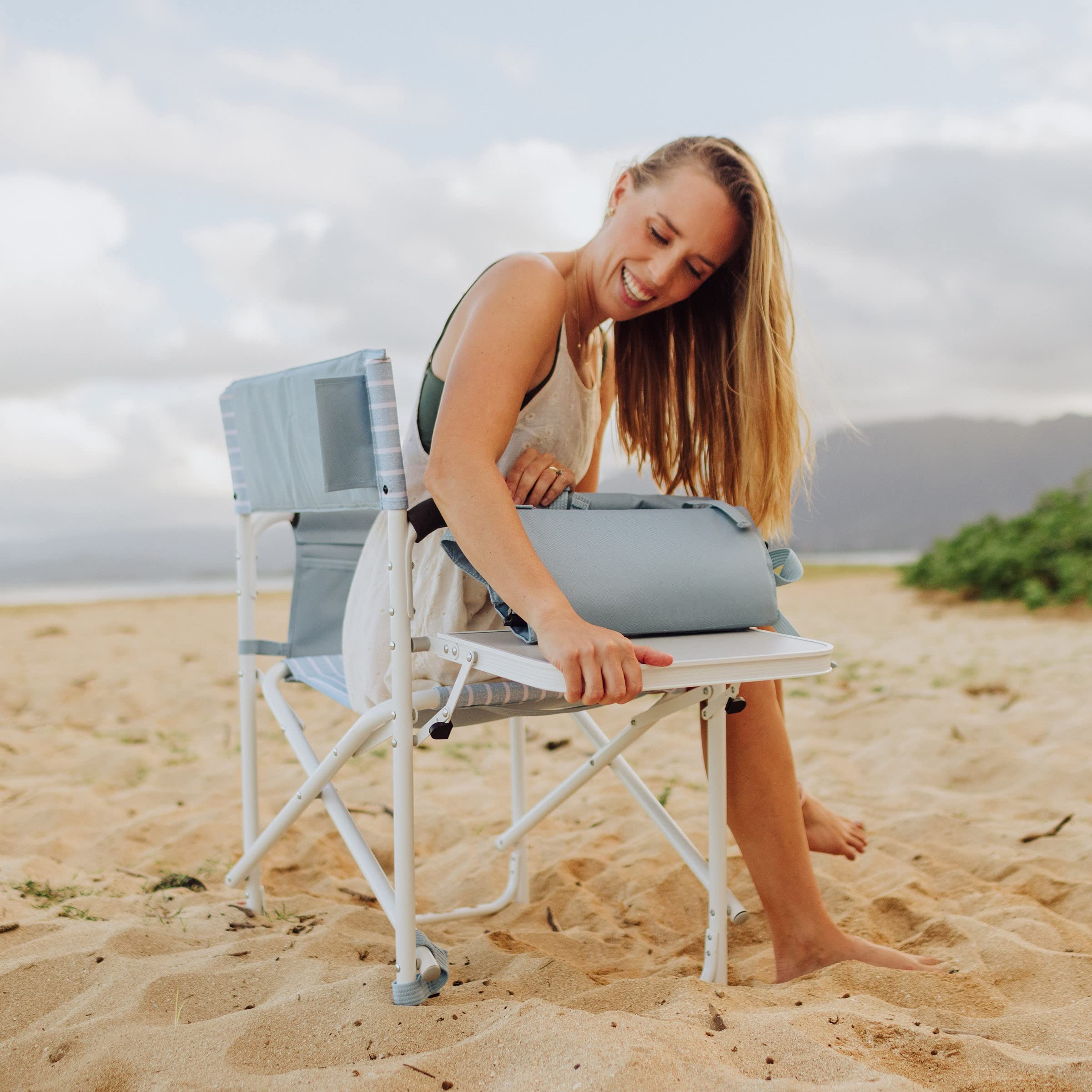 Picnic TIME Outdoor Directors Chair with Side Table - Portable Folding Beach Chair for Adults, Sturdy Camping Chair with Built-in Table - Perfect for Beach, Backyard, Camping & Outdoor Relaxation