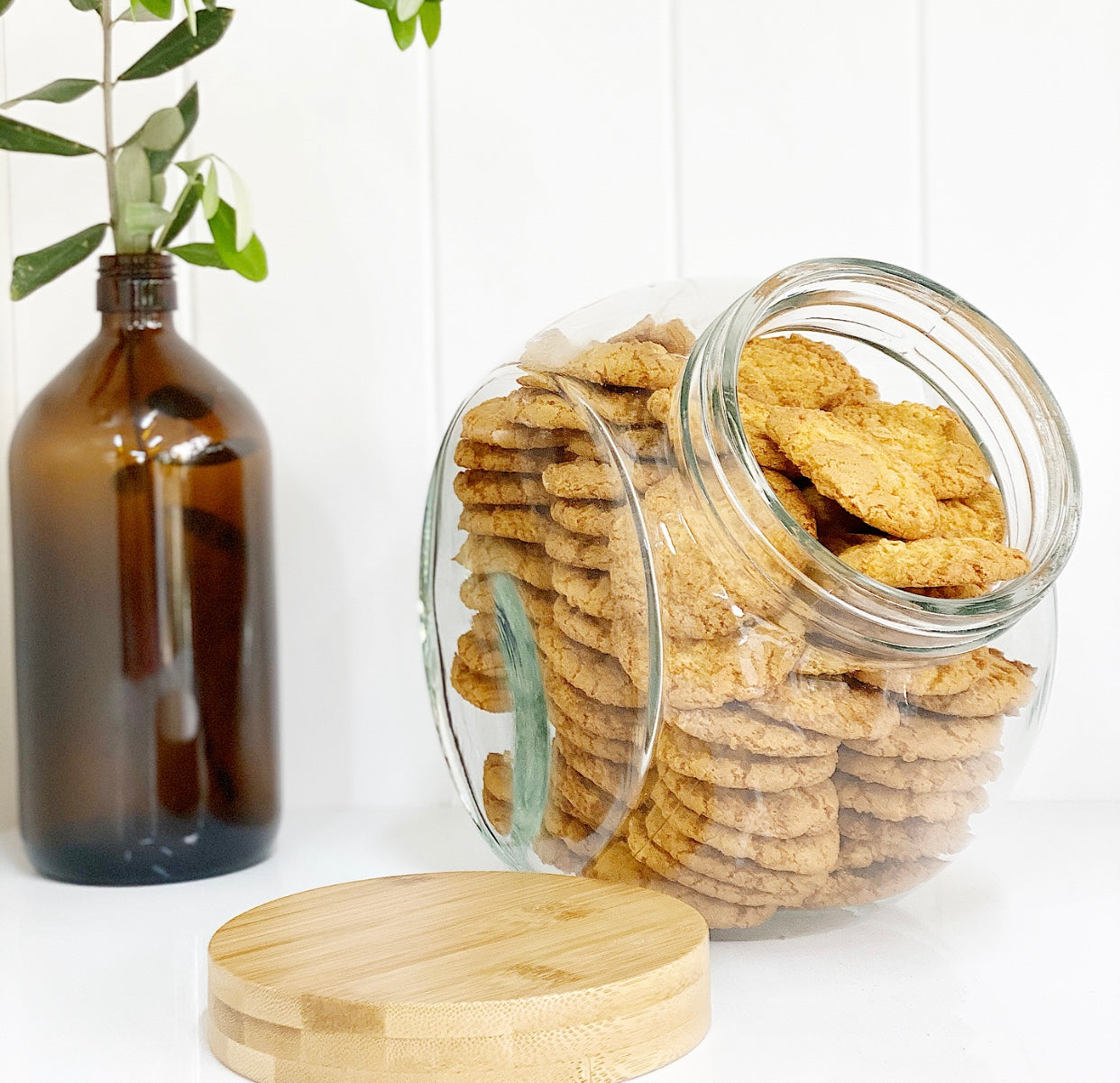 4L Glass Snack Jar with Bamboo Lid - Airtight Food Storage Container for Kitchen, Pantry & Office - Perfect for Dry Foods, Cookies, Nuts & Coffee