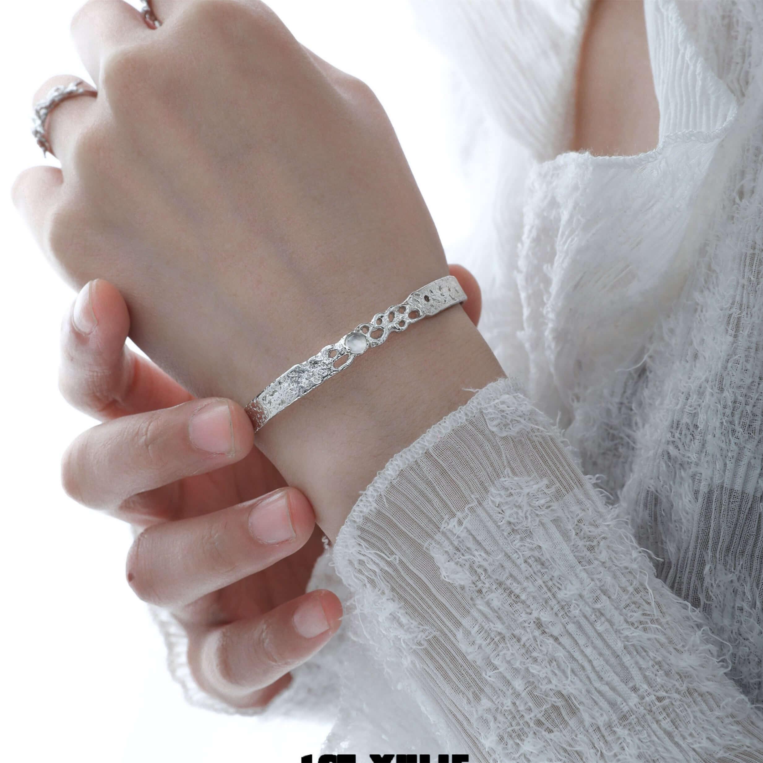 Daybreak S925 Sterling Silver White Agate Bracelet for Women - Elegant Gemstone Beaded Wrist Jewelry Gift for Birthday, Anniversary & Everyday Wear