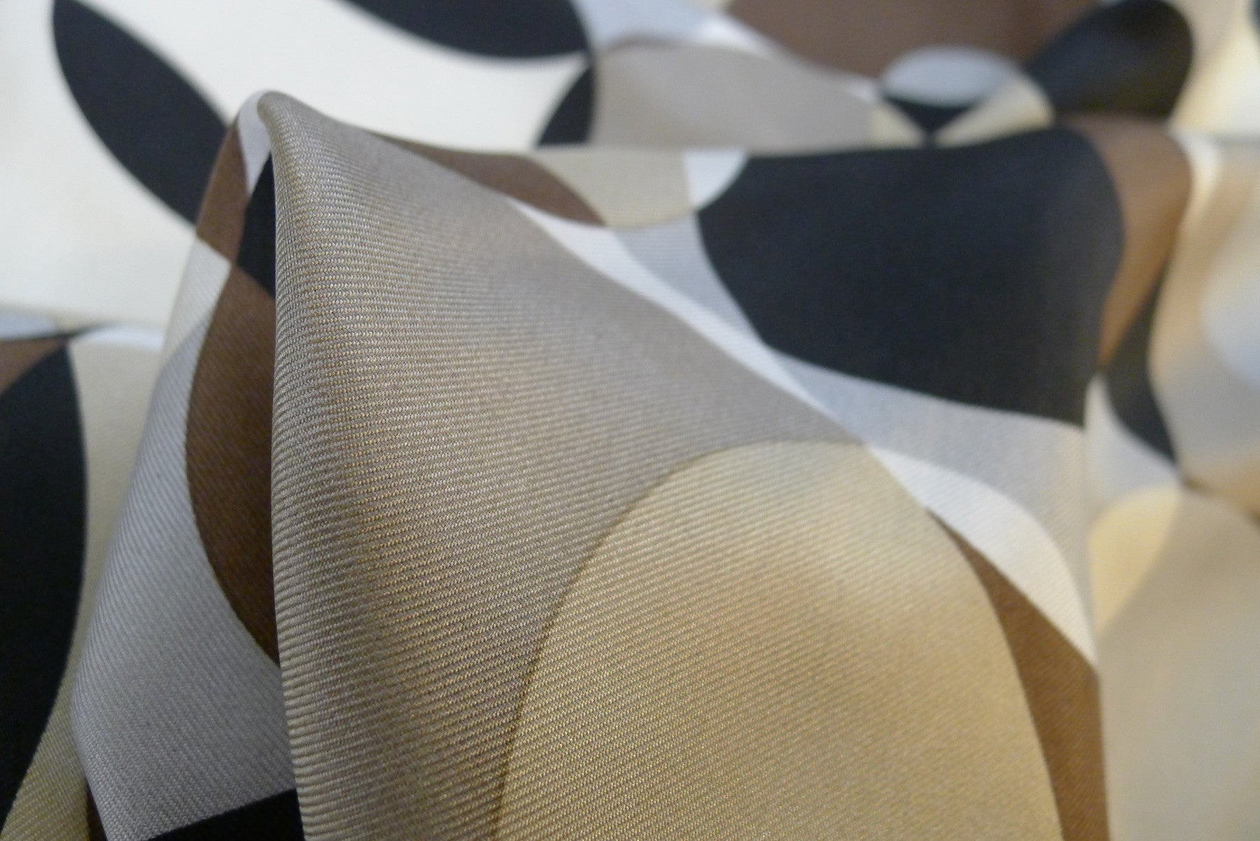 Stylish Circles Twill Fabric - Perfect for DIY Crafts, Home Decor & Fashion Sewing Projects | High-Quality Textile for Upholstery, Quilting & Apparel