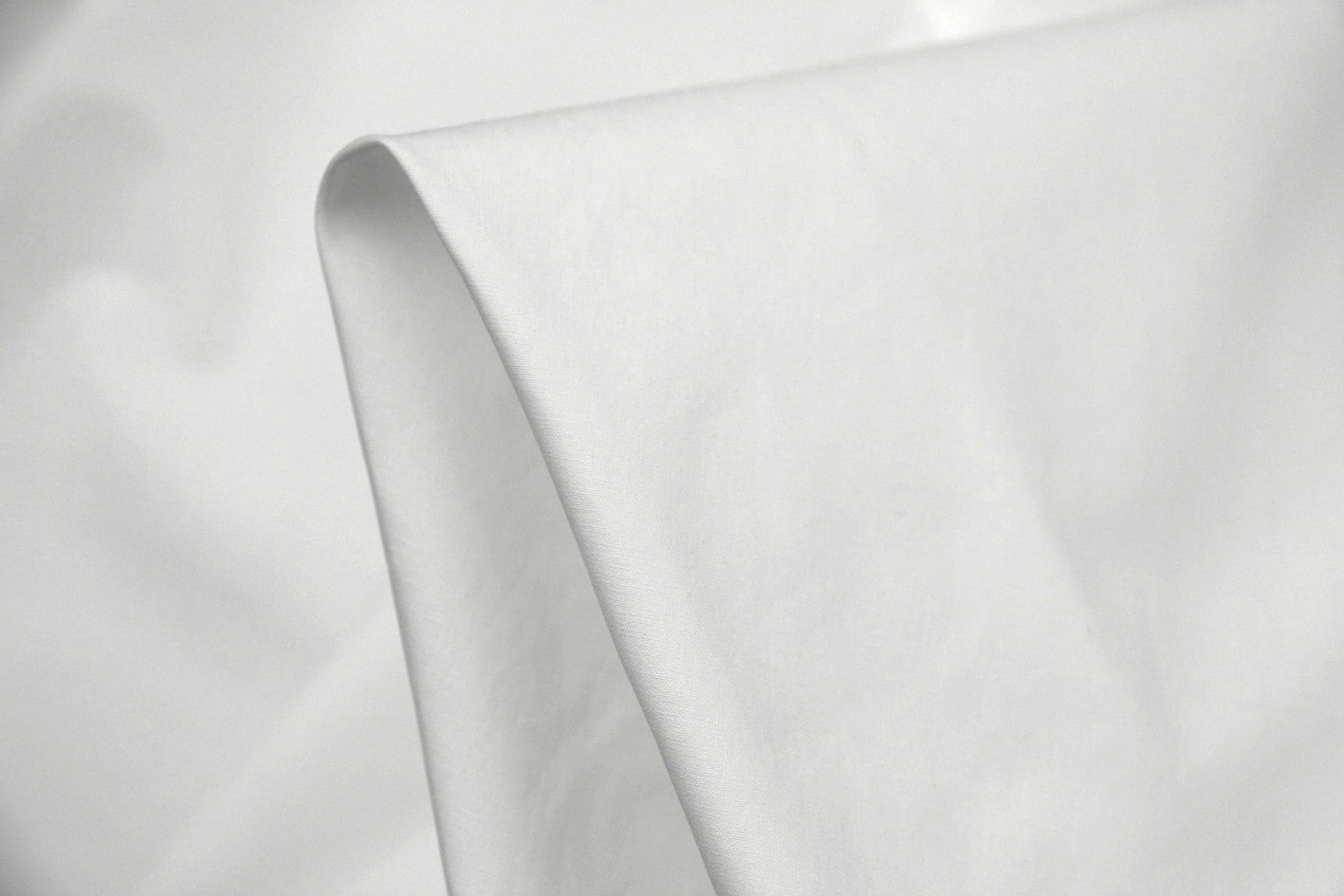 Men's Classic White Dress Shirt - Slim Fit Formal Shirt for Business & Office Wear - Perfect for Weddings, Interviews & Professional Occasions