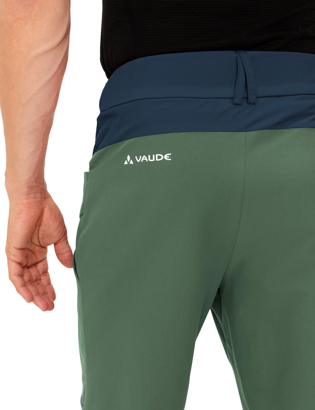 VAUDE Men's Tekoa Shorts III - Lightweight Hiking Shorts for Men | Quick-Dry & Breathable Outdoor Shorts | Perfect for Hiking, Camping & Travel