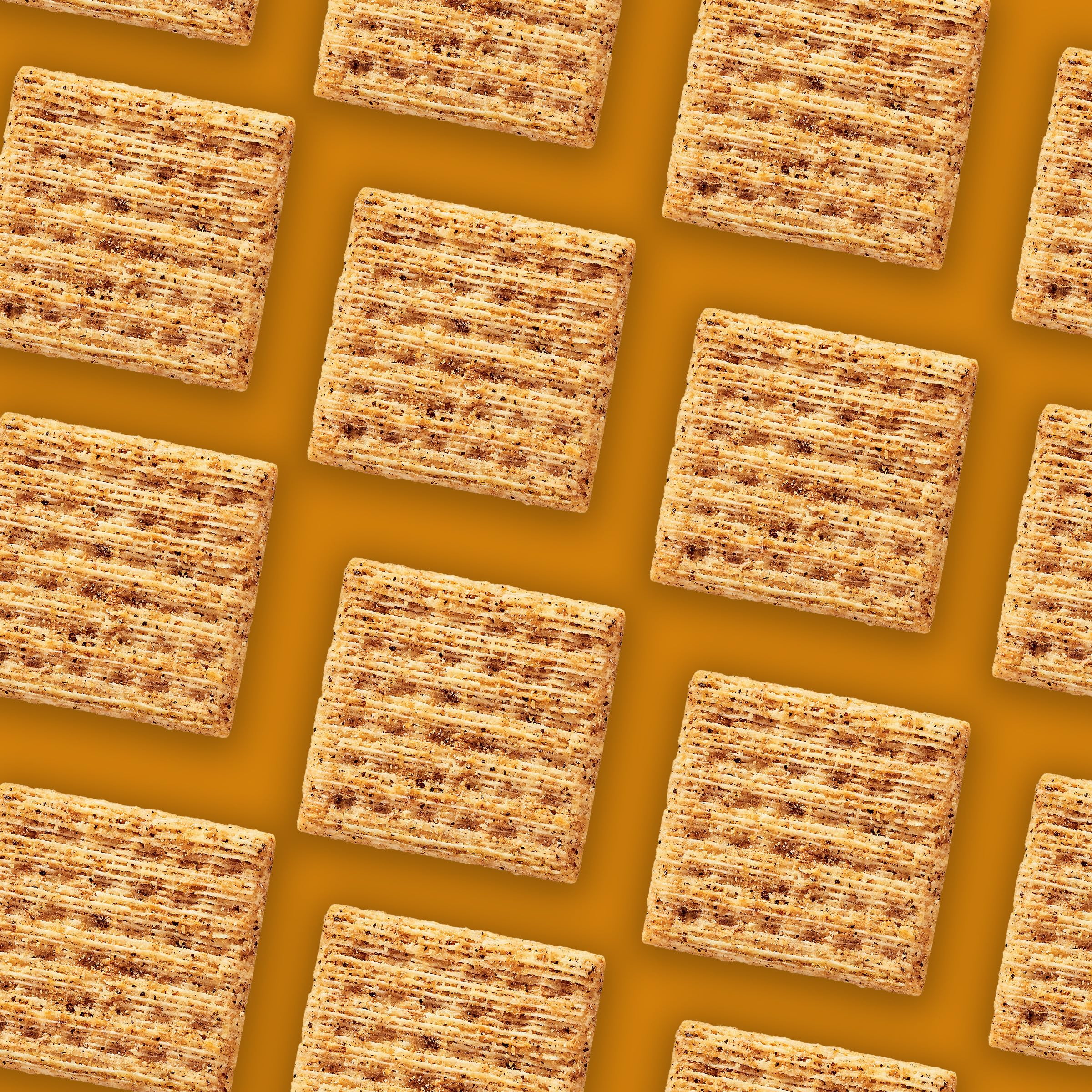 Triscuit Smoked Gouda Whole Grain Wheat Crackers - Healthy Lunch Snacks & Party Crackers (8.5 oz) | Perfect for Office, School & Picnics