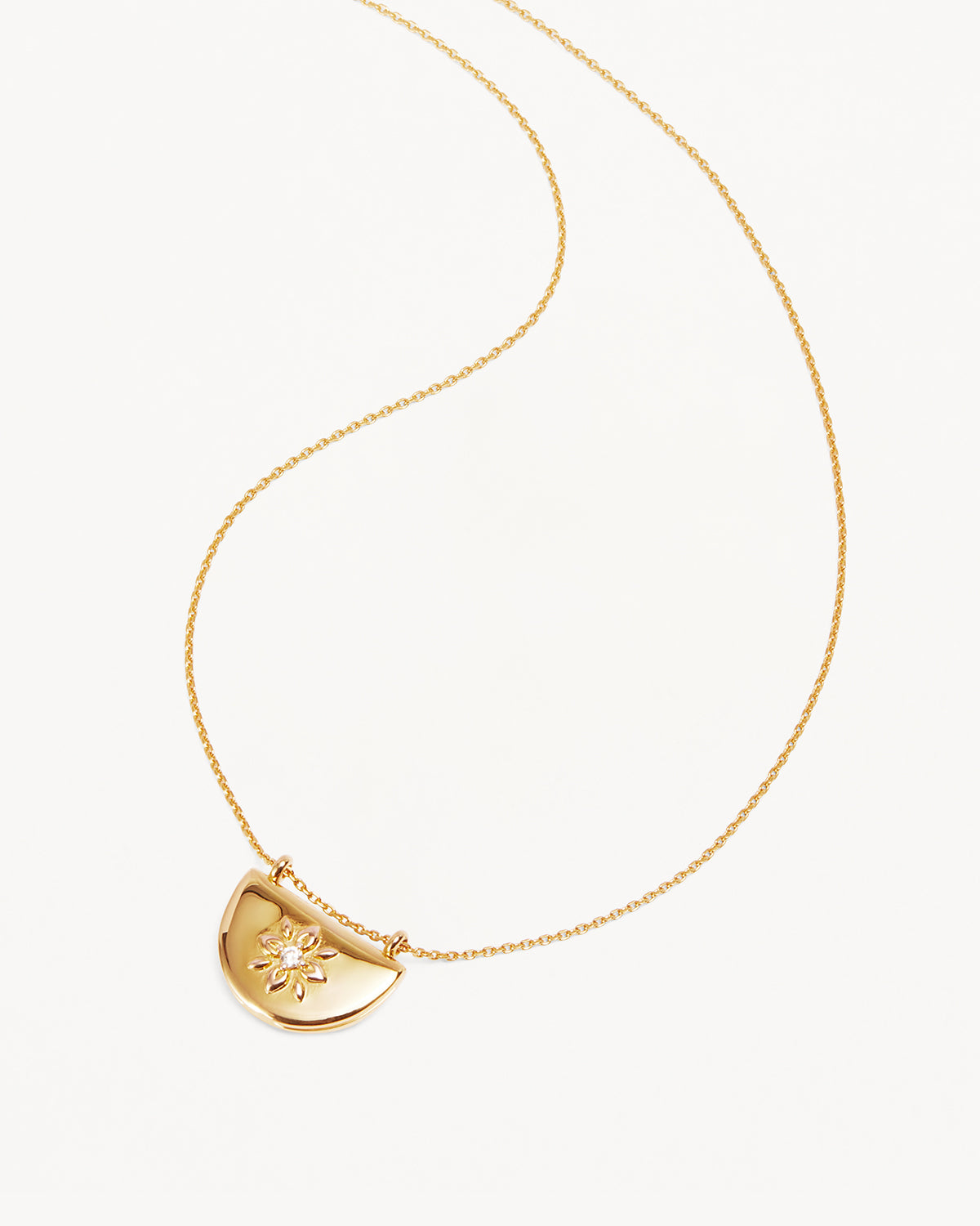 18K Gold Vermeil Lotus Locket Necklace for Women - Elegant Floral Pendant Jewelry Gift for Birthday, Anniversary & Special Occasions