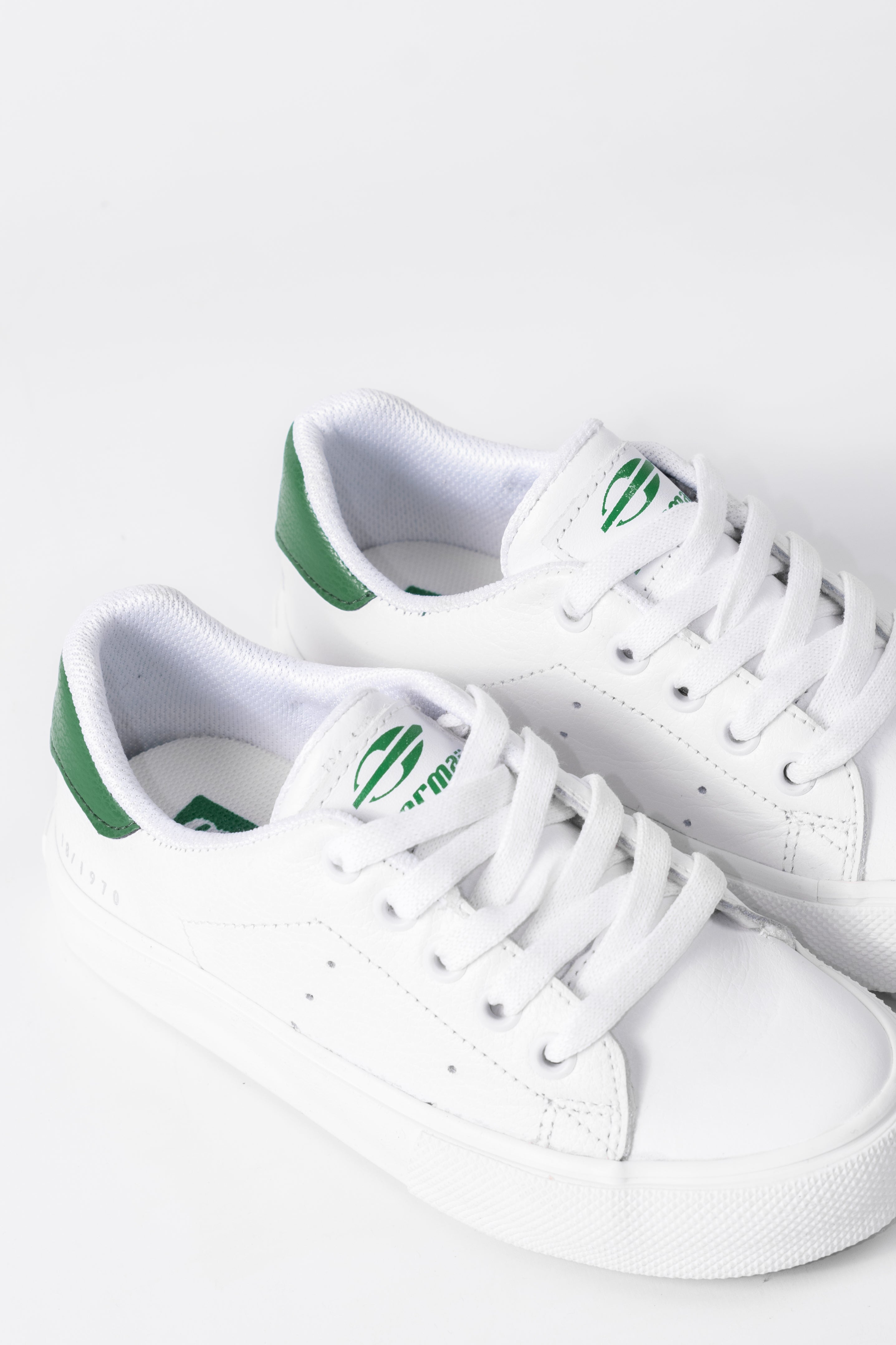 Mormaii Kids Fade White Sneakers - Lightweight Breathable Running Shoes for Boys & Girls - Perfect for School, Playground & Daily Activities