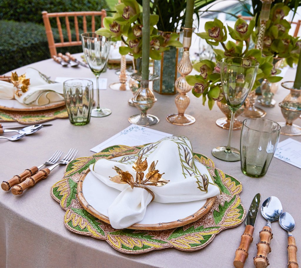 Bougainvillea Gold Napkin Rings Set of 4 - Elegant Floral Table Decor for Weddings, Dinner Parties & Holiday Gatherings