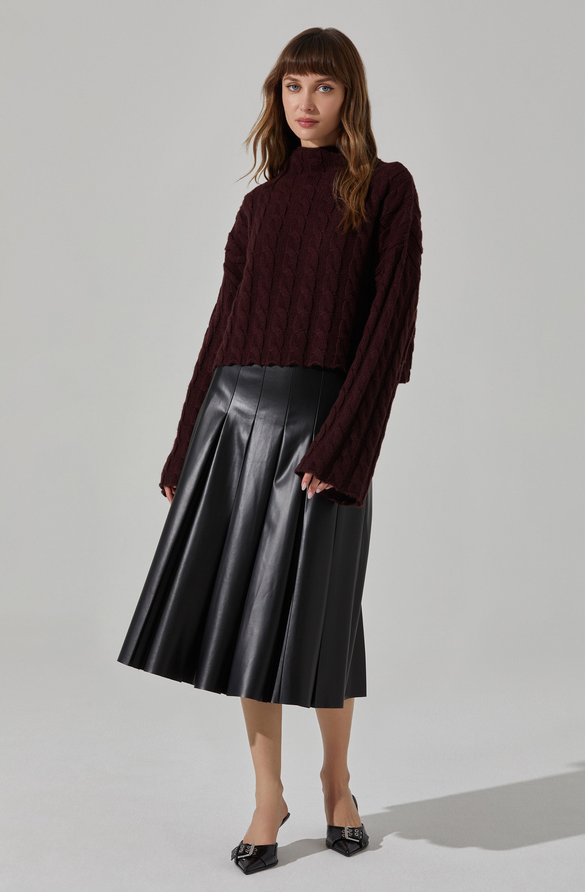 Sloan Cropped Cable Knit Sweater for Women - Soft Winter Pullover with Classic Cable Design - Perfect for Casual Outfits, Office Wear & Holiday Gatherings