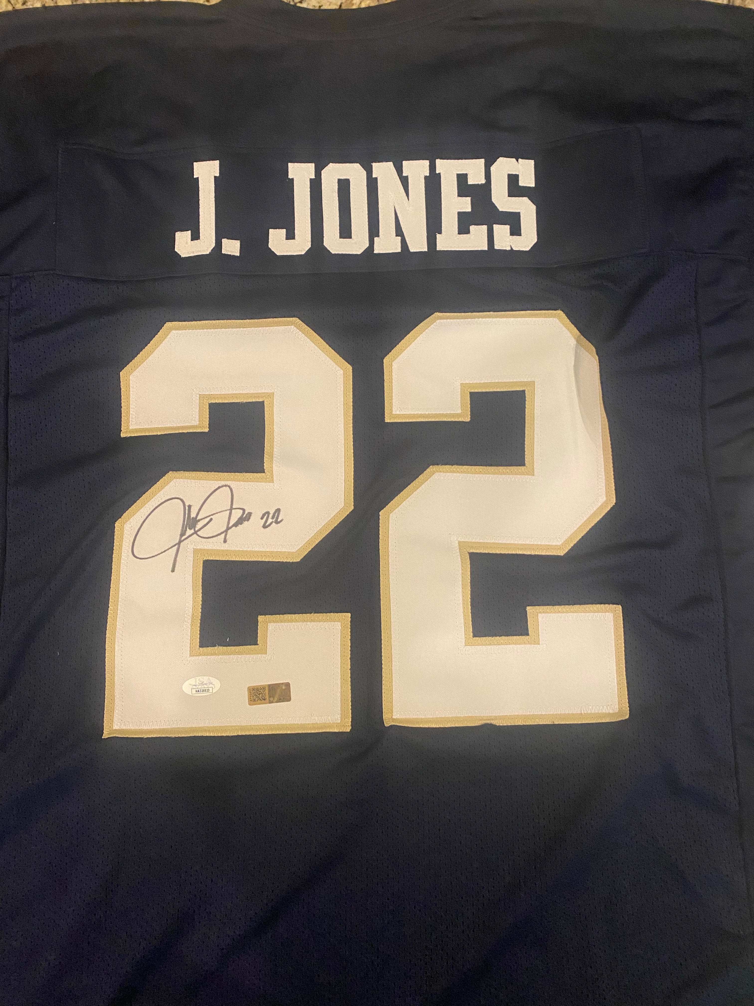 Authentic Julius Jones Signed Notre Dame Fighting Irish #22 Football Jersey - Limited Edition Collectible for Sports Memorabilia Fans & Irish Football Enthusiasts - Perfect for Display, Gifting, and Game Day Decor