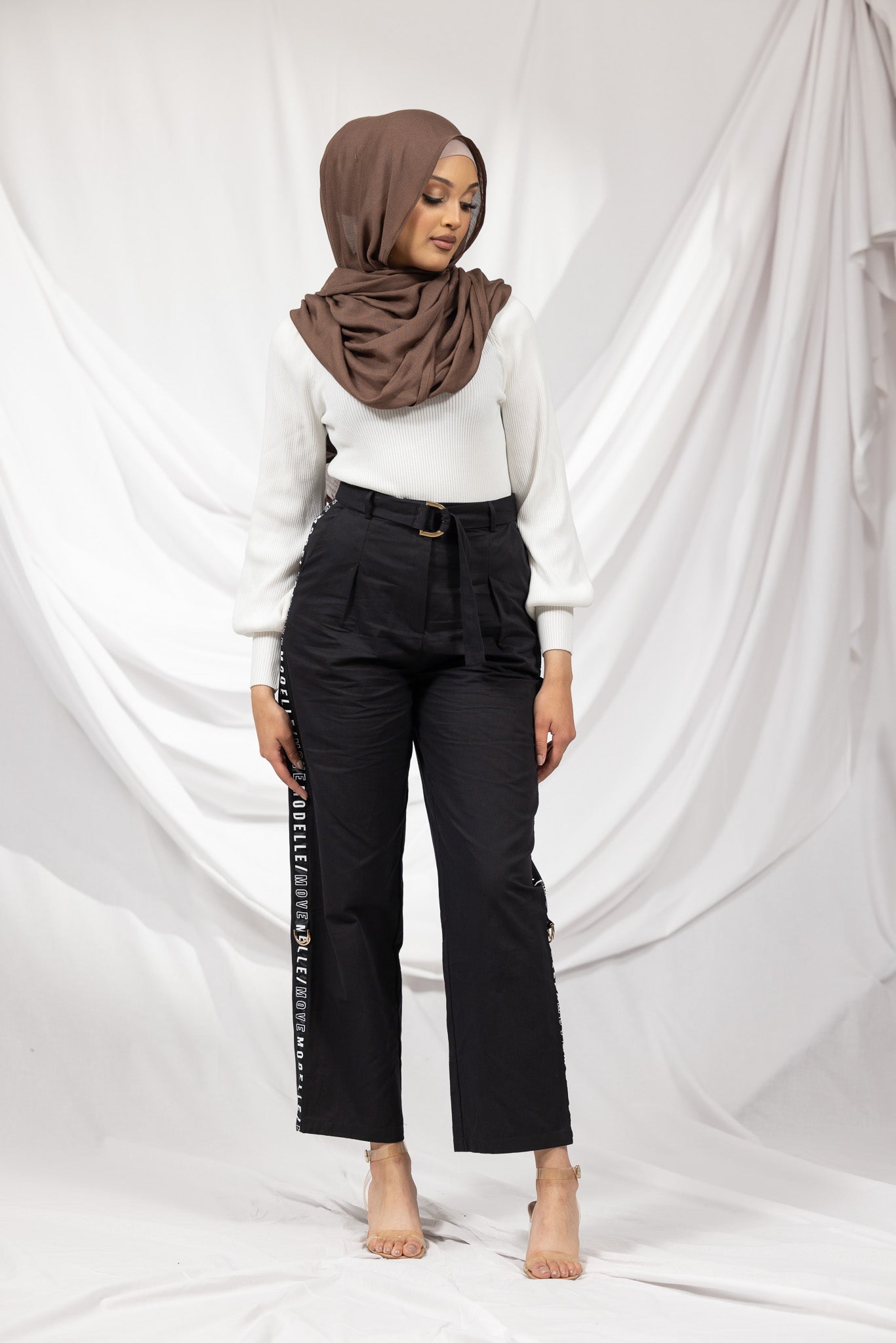 Stylish Modelle/Move Salome Detailed Pants for Women - Trendy High-Waisted Flare Trousers with Elegant Embroidery | Perfect for Office Wear, Date Night & Special Occasions