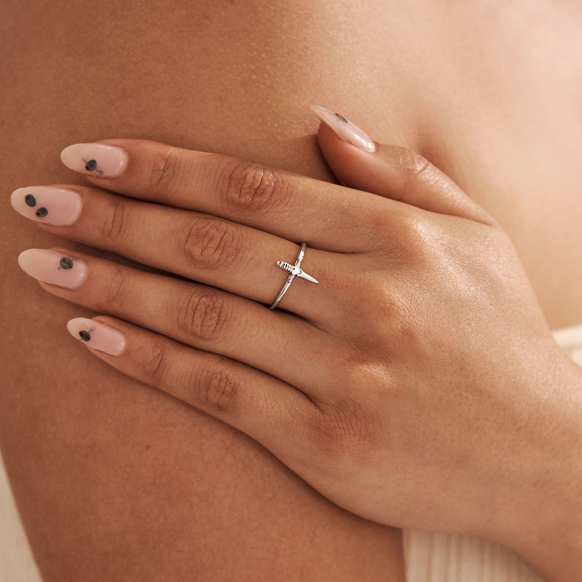 Guarded Heart Ring - Elegant Silver Love Ring for Women, Perfect for Valentine's Day Gifts & Anniversary Jewelry | Romantic Couple Rings for Her