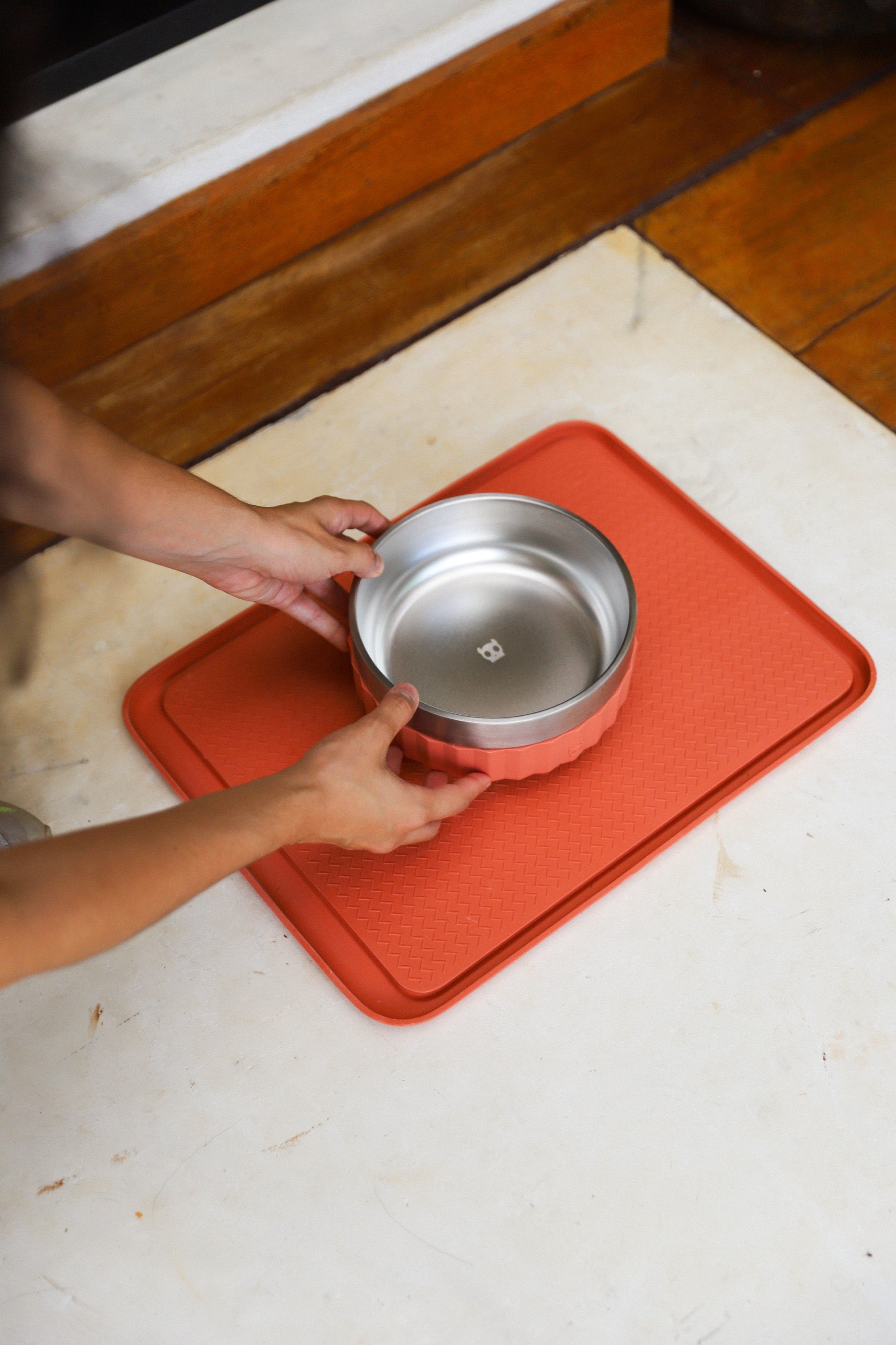 Plato Tuff Bowl 1.2L - Durable Ceramic Pet Food Dish for Dogs & Cats - Mayo Star Clay Design by Zee.Dog - Perfect for Wet/Dry Food & Water - Shatterproof & Non-Slip Base