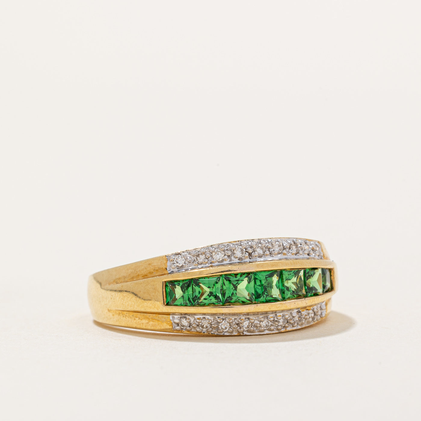 Exquisite Green Garnet & Diamond Ring - 0.80ctw Garnet & 0.09ctw Diamond - Size 10.75 - Elegant Jewelry for Women - Perfect for Weddings, Anniversaries & Special Occasions