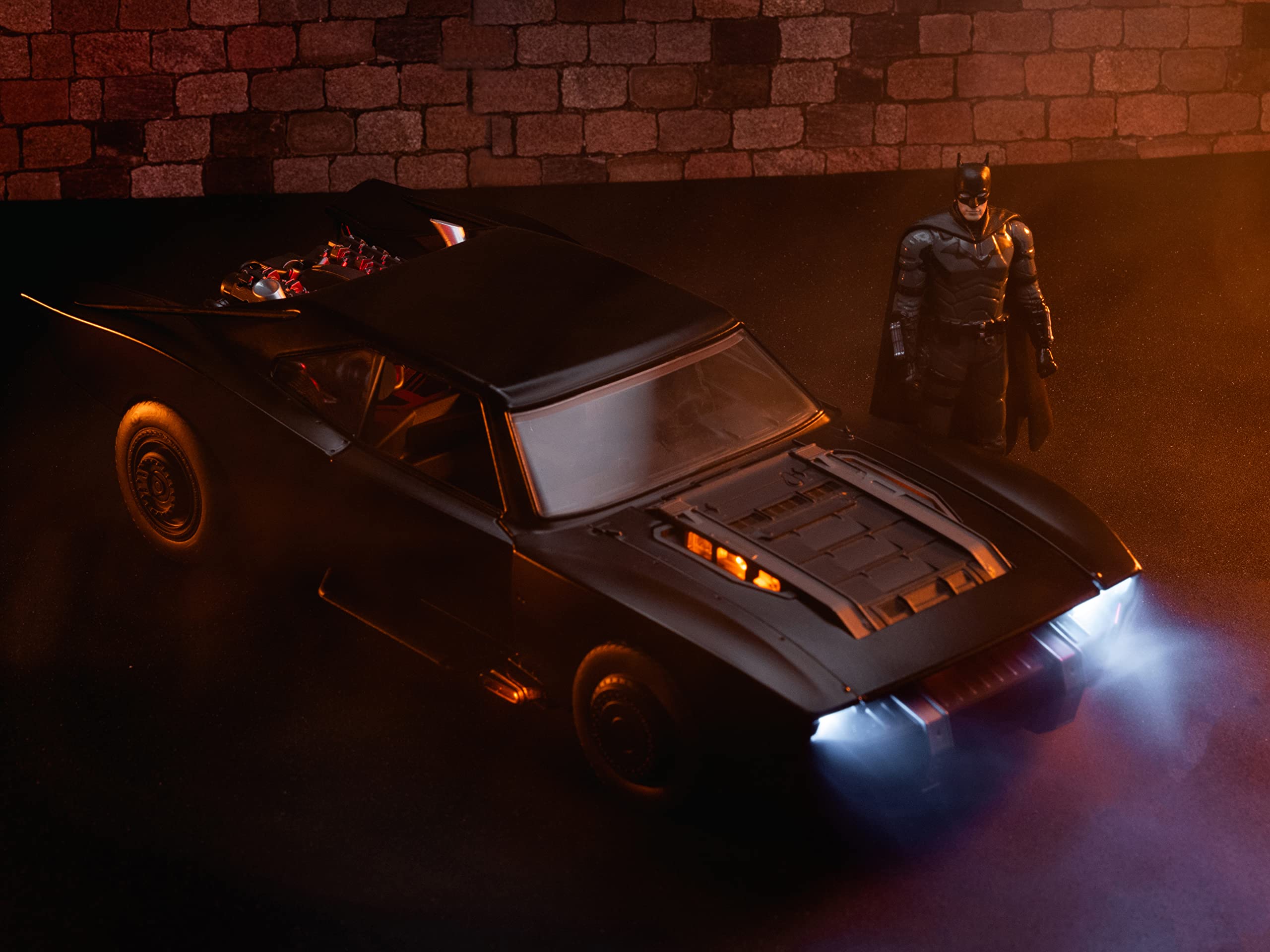 Jada Toys DC Comics The Batman 1:18 Scale Die-Cast Batmobile with LED Lights & 3.75