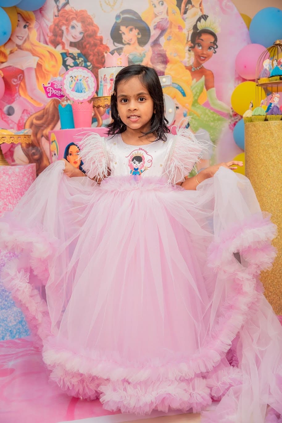 Elegant Doll Gown with Detachable Train - Perfect for Collectors, Cosplay & Special Occasions