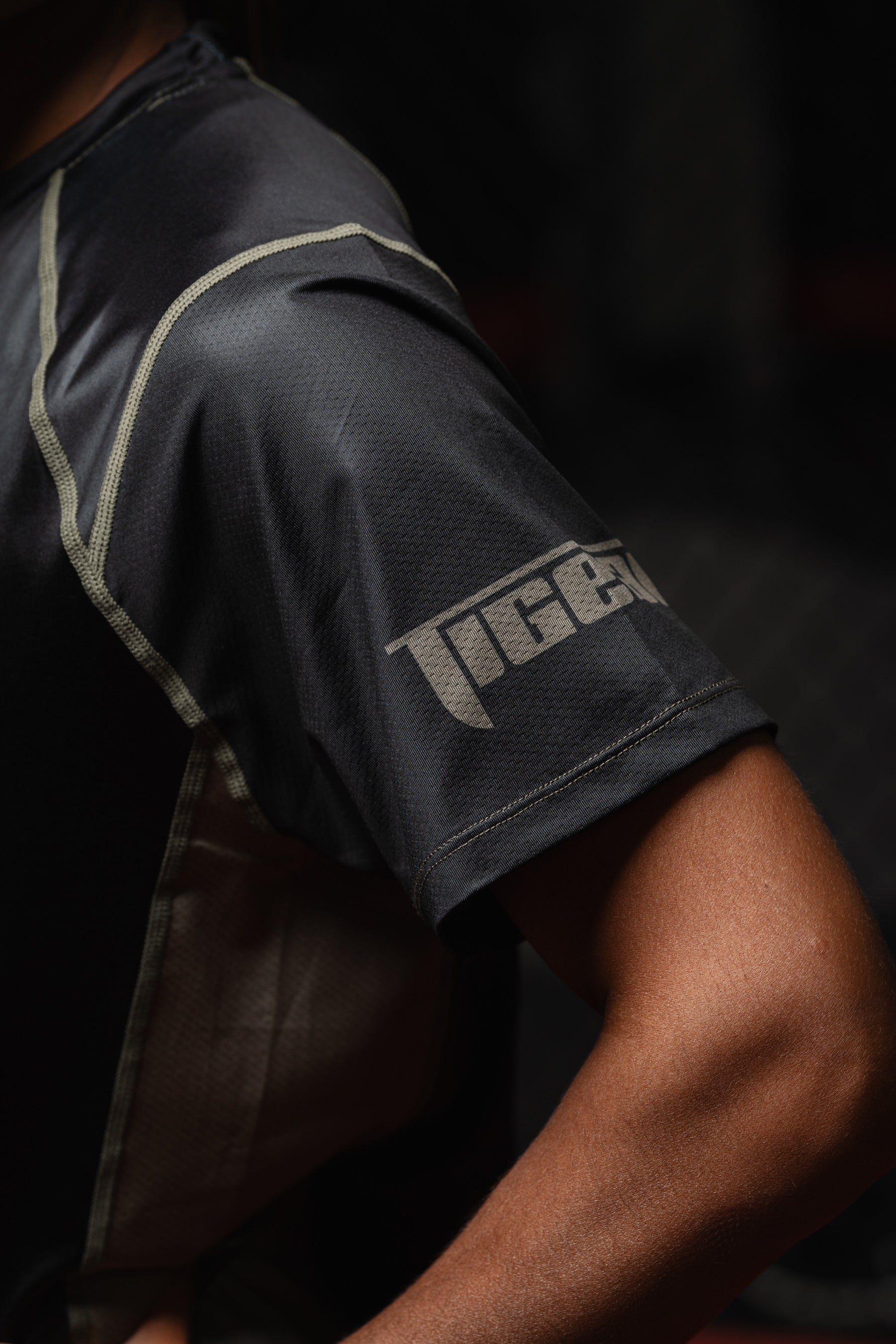 High-Performance Tech Tee for Men & Women - Moisture-Wicking, Breathable & Comfortable - Ideal for Workouts, Running & Outdoor Activities