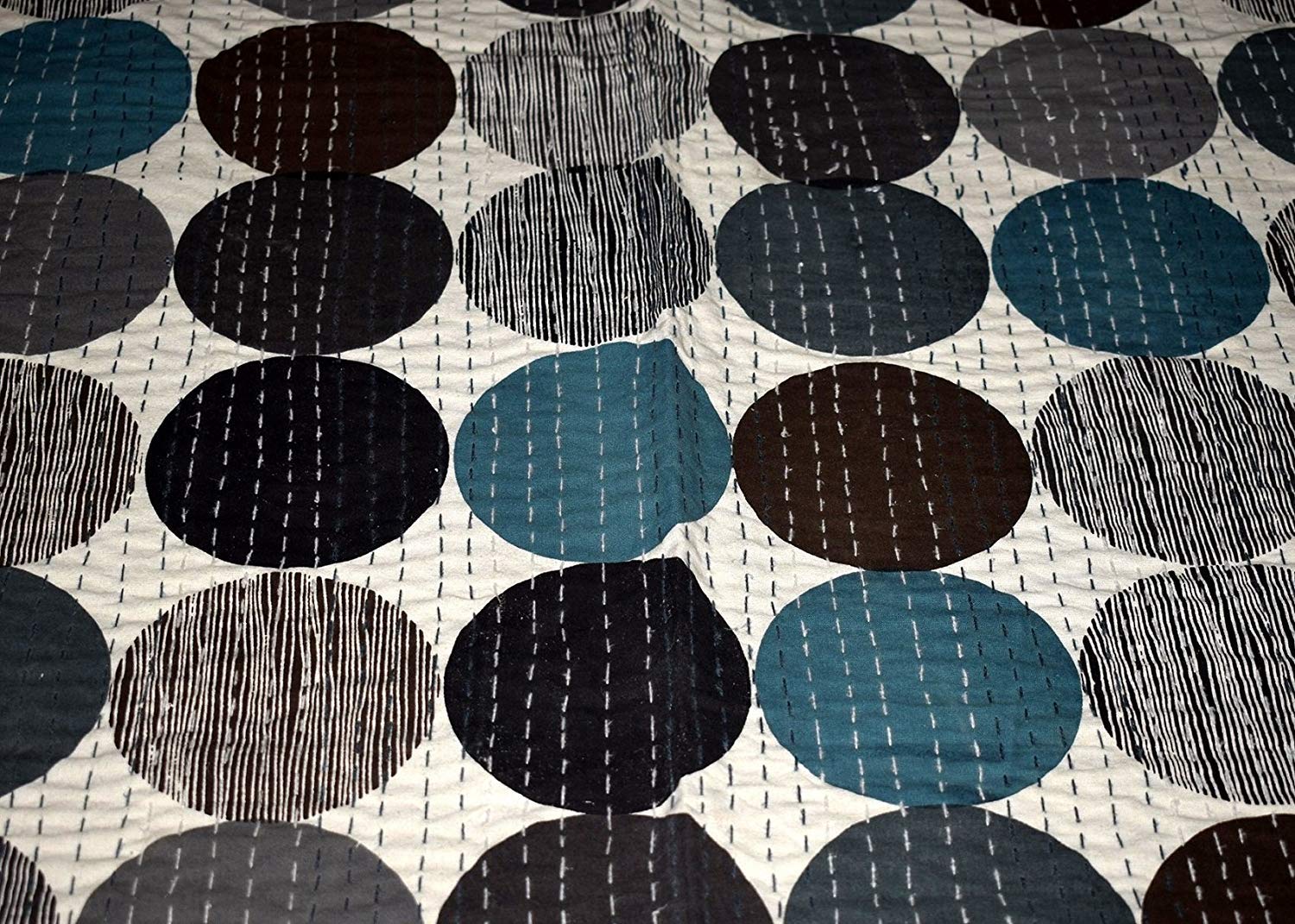 Sophia-Art Handmade Kantha Quilt Queen Size - Indian Sari Bedspread Blanket & Throw - Black Polka Dot Ethnic Home Decor for Bedroom, Living Room, Sofa - Perfect for Cozy Nights and Boho Chic Style