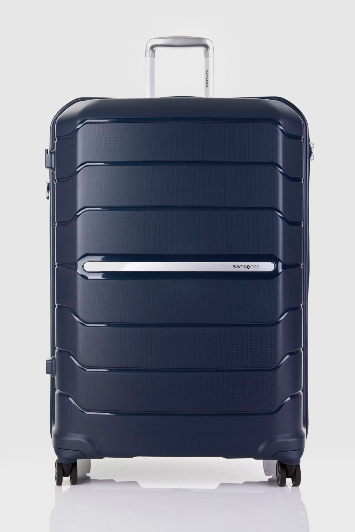 OC2LITE 32-Inch Large Check-In Suitcase with Spinner Wheels - Lightweight Durable Luggage for Travel, Business Trips & Vacations
