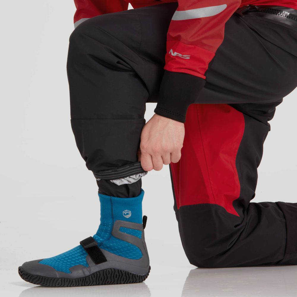 NRS Women's Foray Drysuit - Waterproof Kayaking & Paddling Gear for Cold Weather - Perfect for Kayaking, Canoeing, and Water Sports Adventures