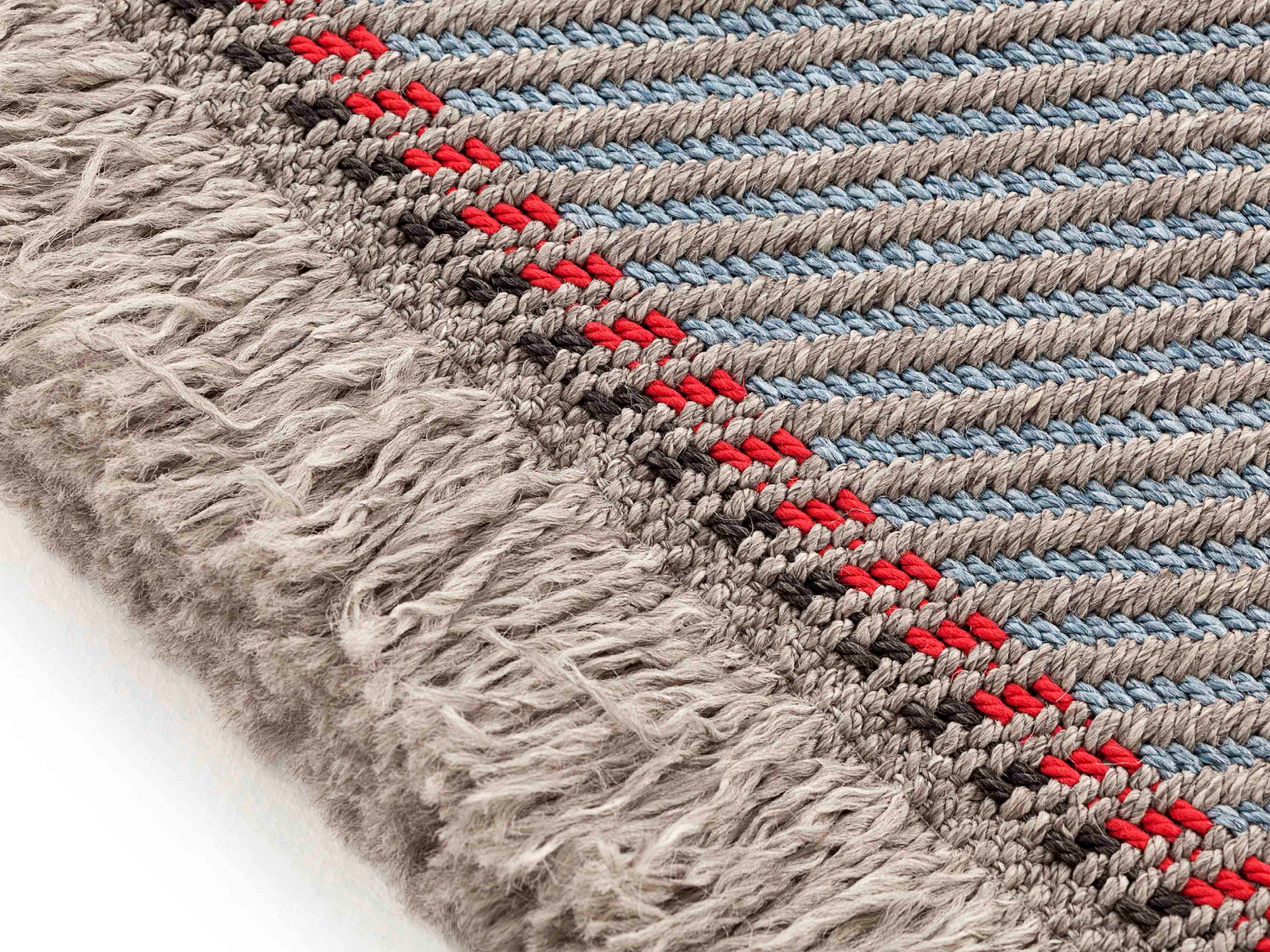 Premium Garden Layers Diagonal Rug - Non-Slip Outdoor Mat for Patio, Deck, and Poolside - Waterproof & Durable Design for All Seasons