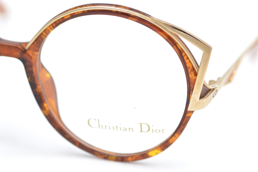 Christian Dior 2554 10 Sunglasses - Luxury Designer Shades for Women - UV Protection & Fashion Statement - Perfect for Beach, Driving & Outdoor Activities