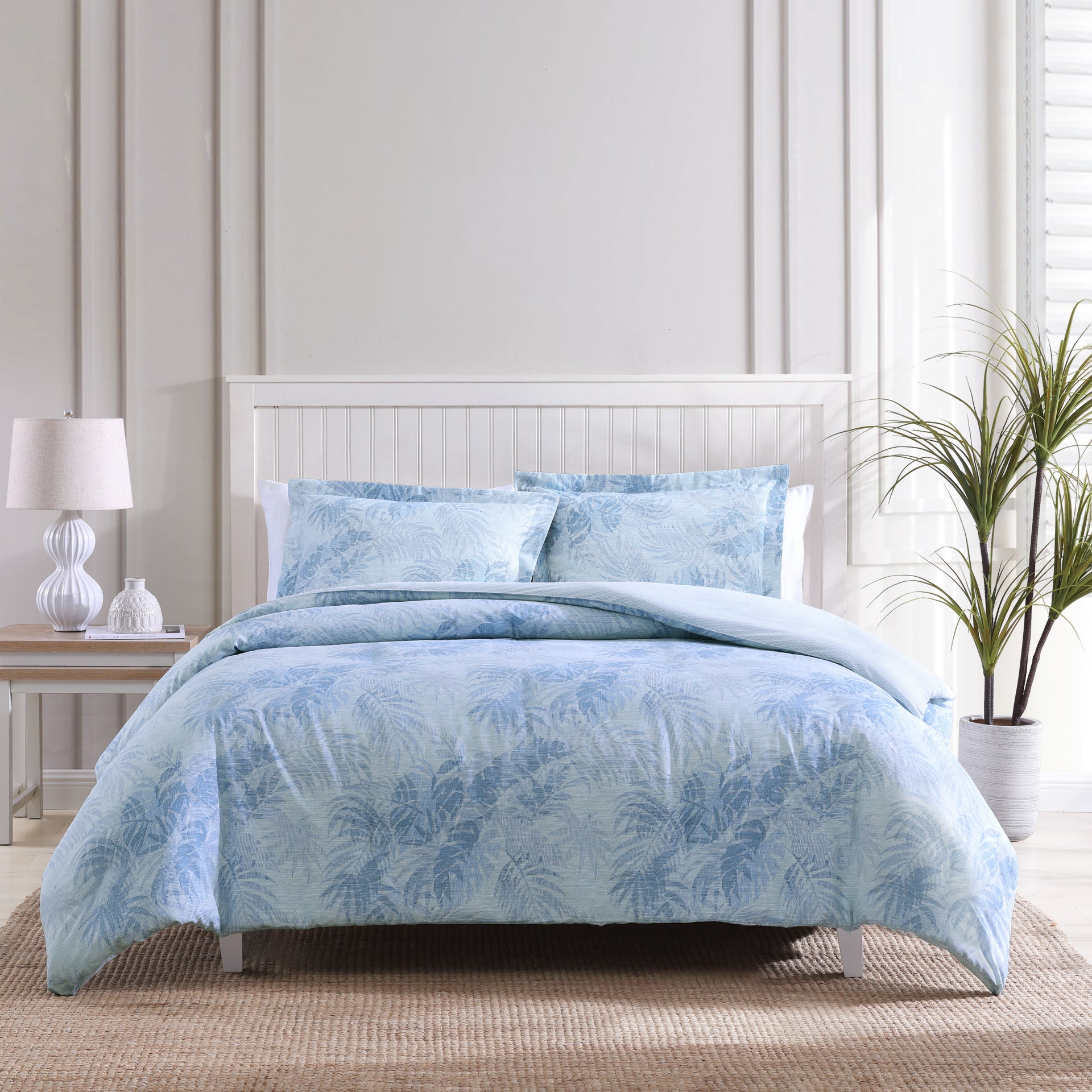 Tommy Bahama Hanalei Bay Blue Quilt Cover Set - Premium Cotton Bedding Set for King/Queen Size Beds - Tropical Beach Themed Bedroom Decor for Vacation Homes & Coastal Retreats