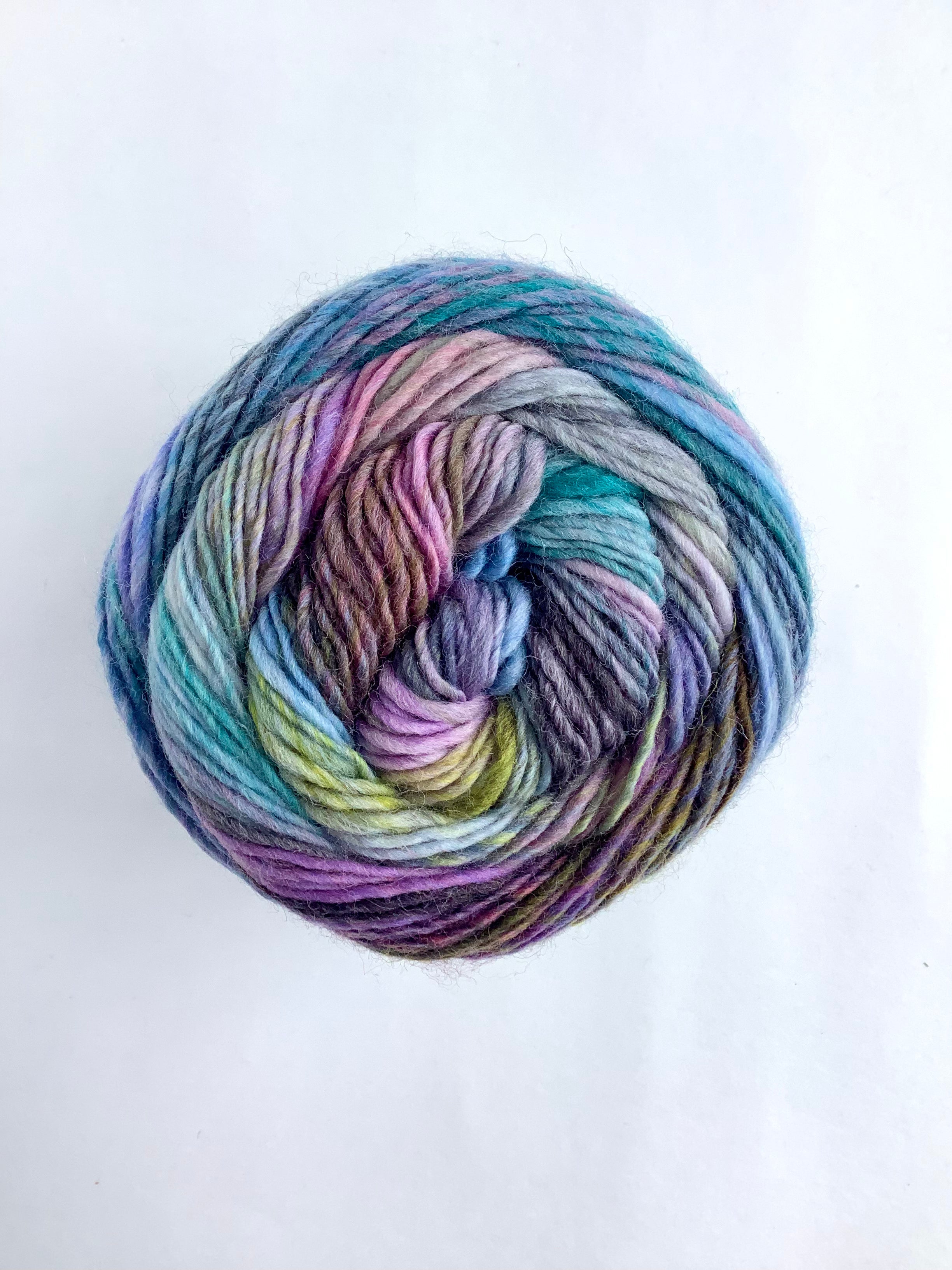 Premium Queensland Fiji Yarn - Soft & Durable Hand Knitting Wool for Scarves, Hats, and Sweaters - Perfect for DIY Crochet & Craft Projects