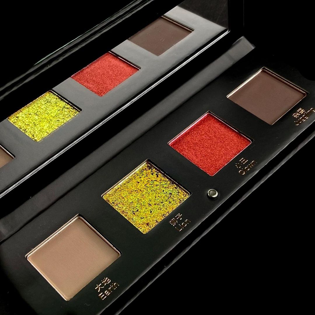 Shellwe Satin Shimmer Chameleon Quad Eyeshadow Palette - Lion's Circus Edition | Long-Lasting Pigmented Eye Makeup for Party, Halloween & Special Occasions