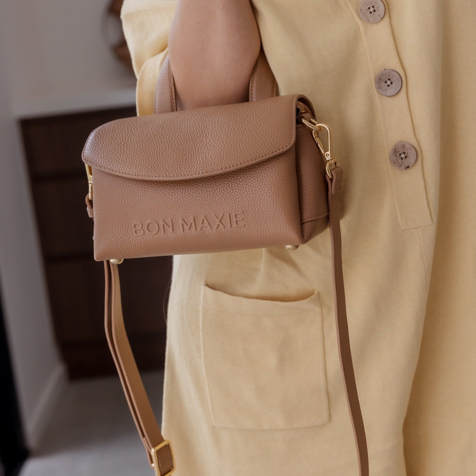 Mini Tryhard Leather Crossbody Bag for Women - Stylish Tan Shoulder Purse - Perfect for Travel, Shopping & Everyday Use