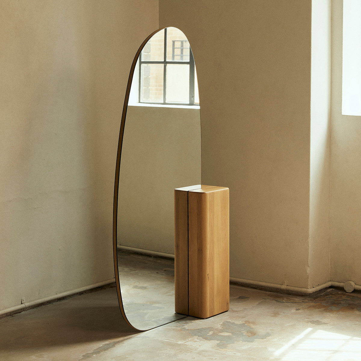 Stylish Oak Block Floor Mirror - Full-Length Standing Mirror for Bedroom, Living Room & Entryway - Modern Home Decor & Vanity Mirror
