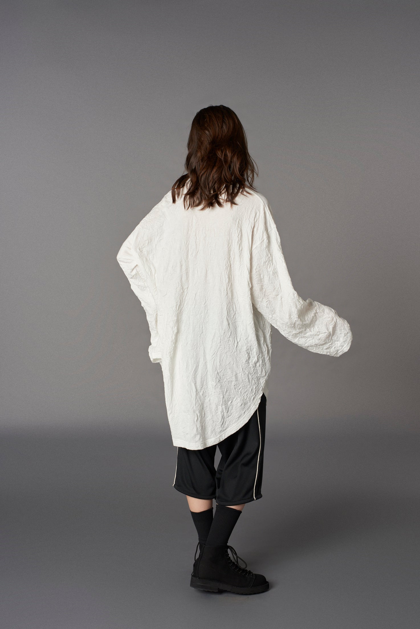 Jumbo Round Hem Long Sleeve T-Shirt for Men & Women - Comfortable Casual Wear for Everyday, Workout, and Outdoor Activities