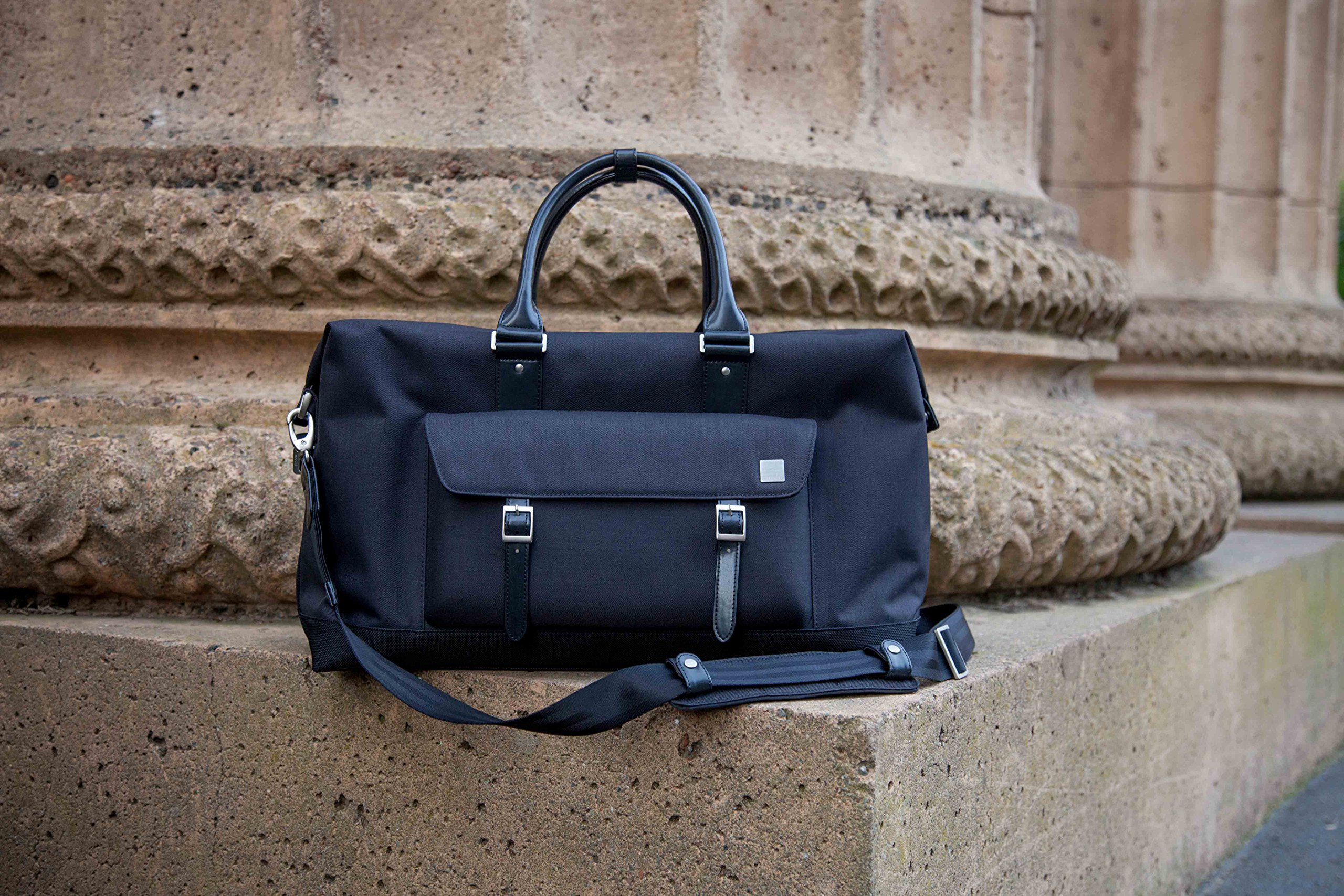 Moshi Vacanza Weekend Travel Bag - Durable Canvas Duffle Luggage with Weather-Resistant Design - Perfect for Gym, Beach & Weekend Getaways (Black)