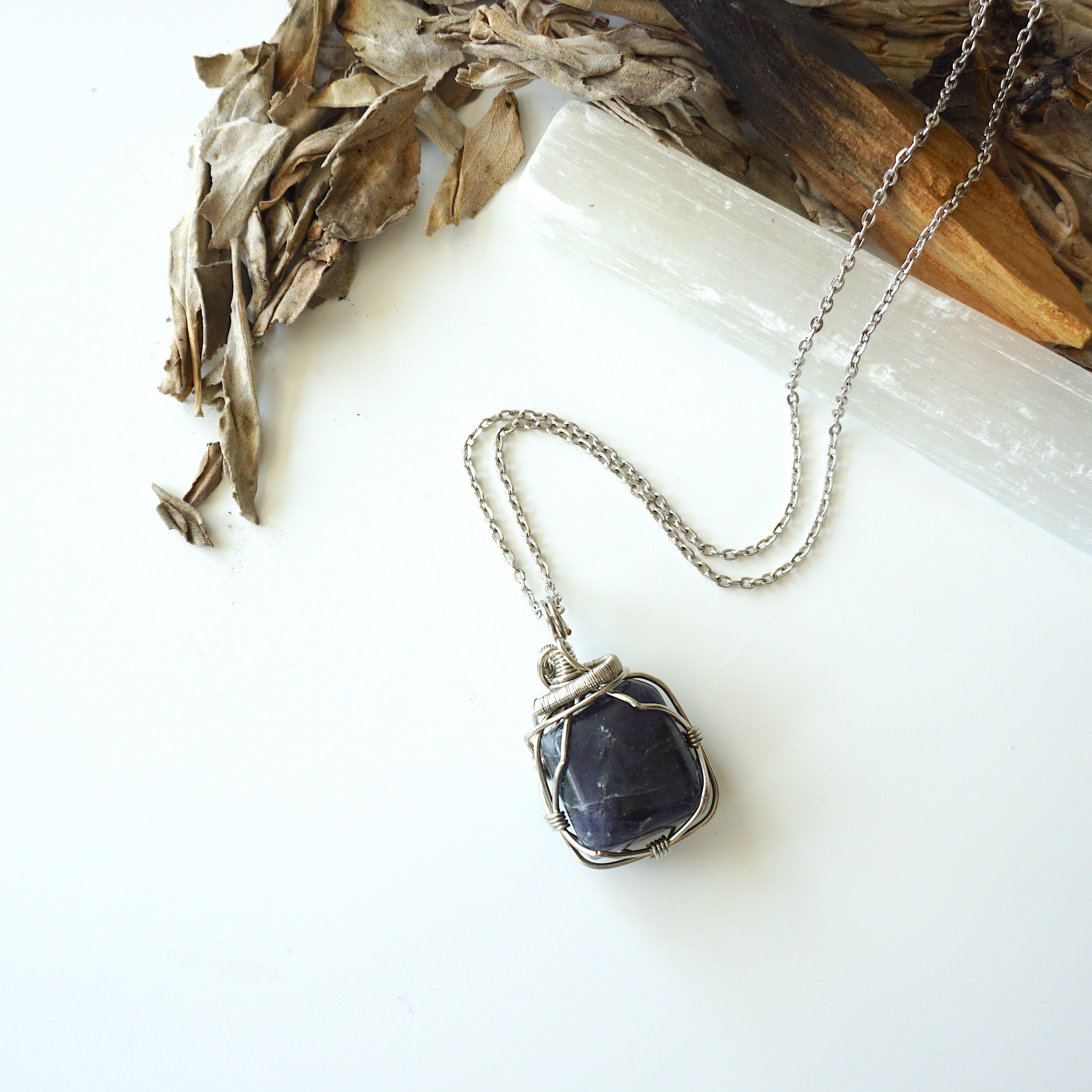 Natural Raw Sapphire Pendant Necklace - 925 Sterling Silver Plated in White Gold (Dark Silver) | Elegant Jewelry Gift for Women, Perfect for Weddings, Parties & Special Occasions