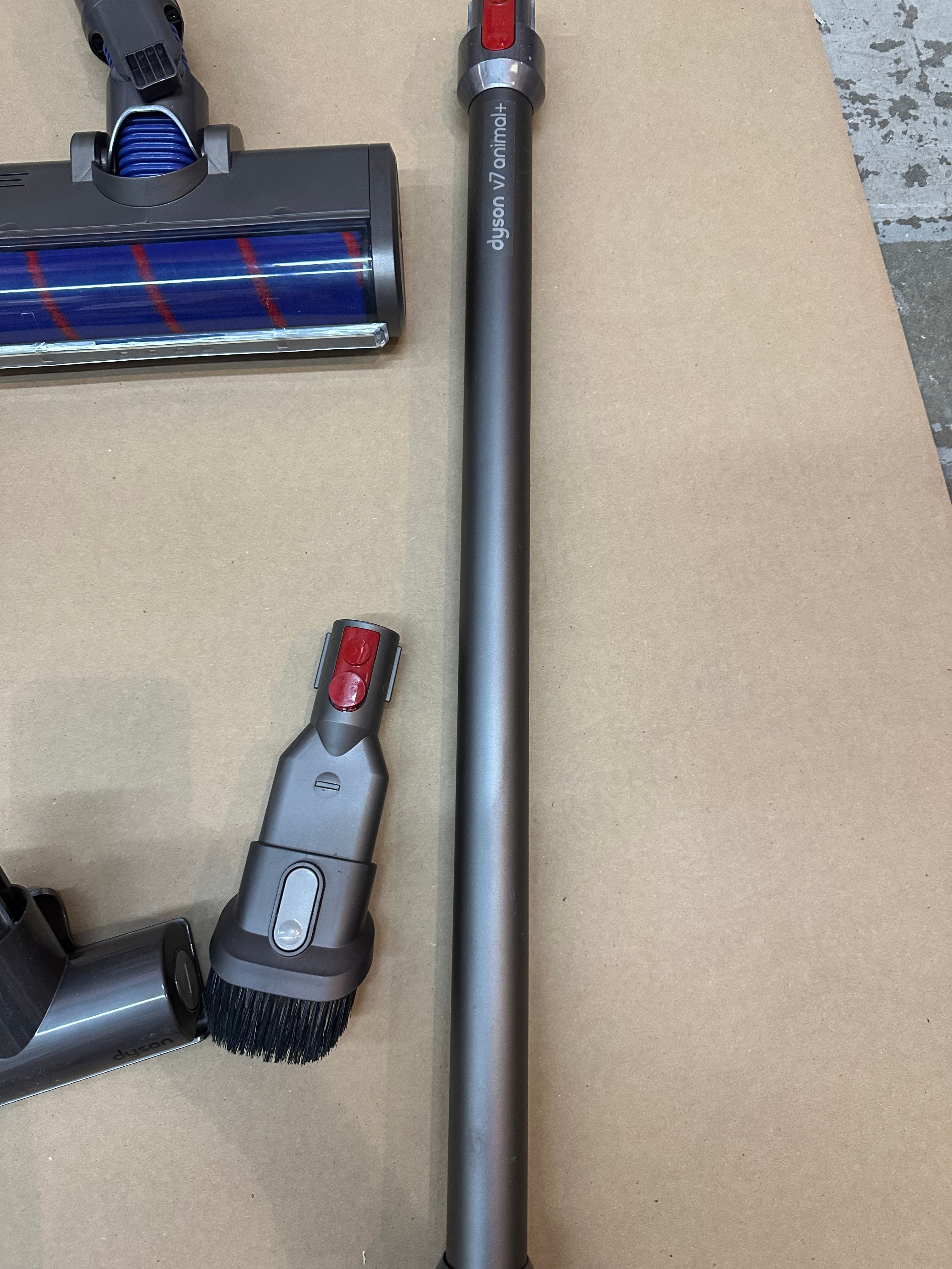 Dyson V7 Animal Cordless Stick Vacuum Cleaner - Powerful Suction for Pet Hair & Home Cleaning | Lightweight & Portable for Hard Floors & Carpets | Ideal for Pet Owners & Large Homes