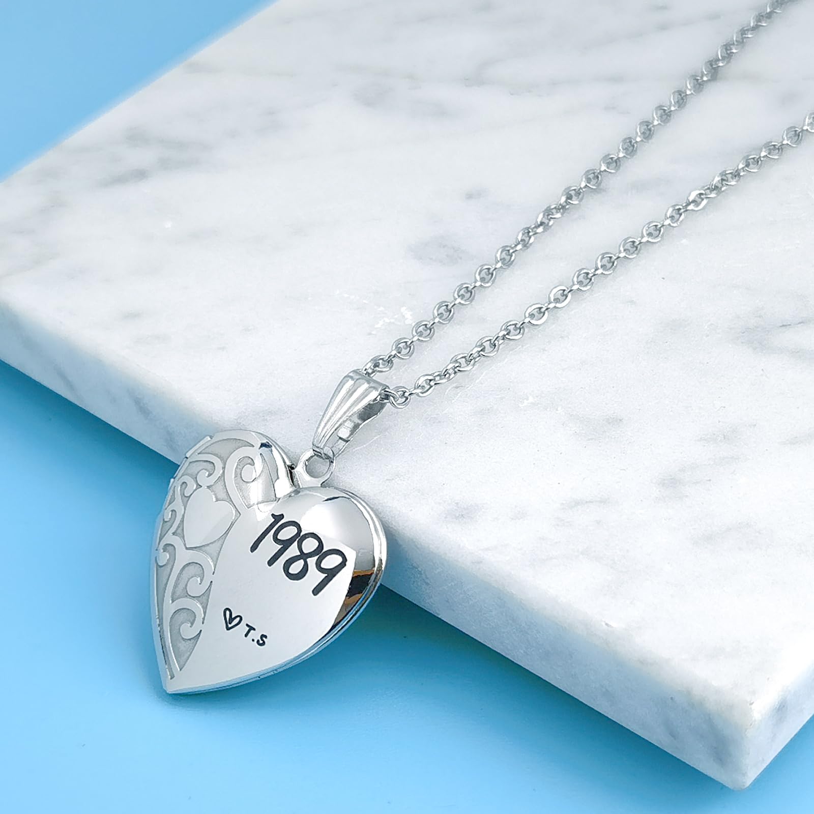 Heart Locket Necklace for Women - Personalized Photo Pendant Jewelry, Engravable Gift for Birthday, Anniversary & Valentine's Day | Perfect for Romantic Keepsakes, Mother's Day Presents & Everyday Elegance