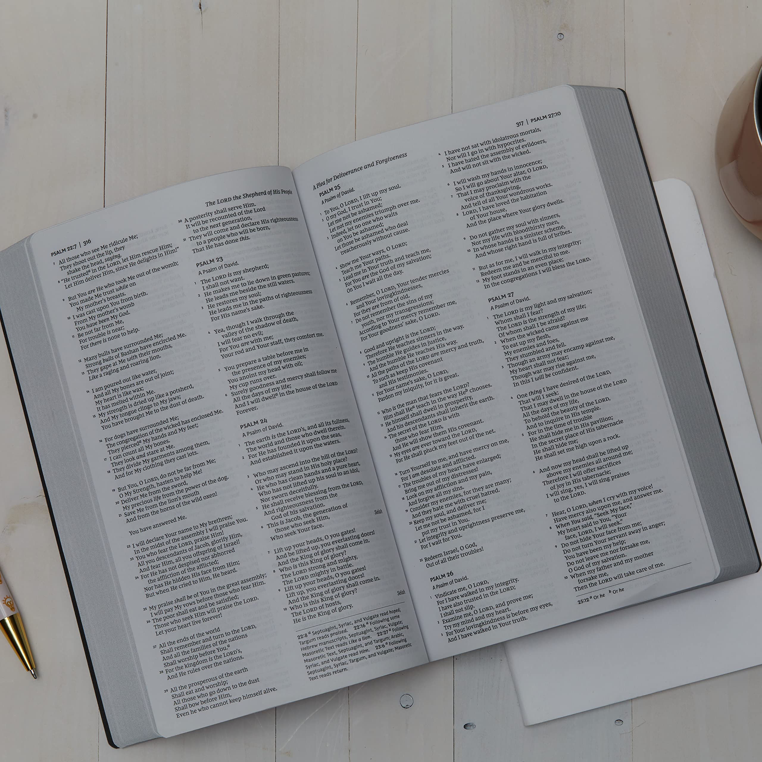 NKJV Holy Bible, Soft Touch Leathersoft Edition in Black - Comfort Print, New King James Version - Perfect for Daily Devotion, Bible Study & Gift Giving