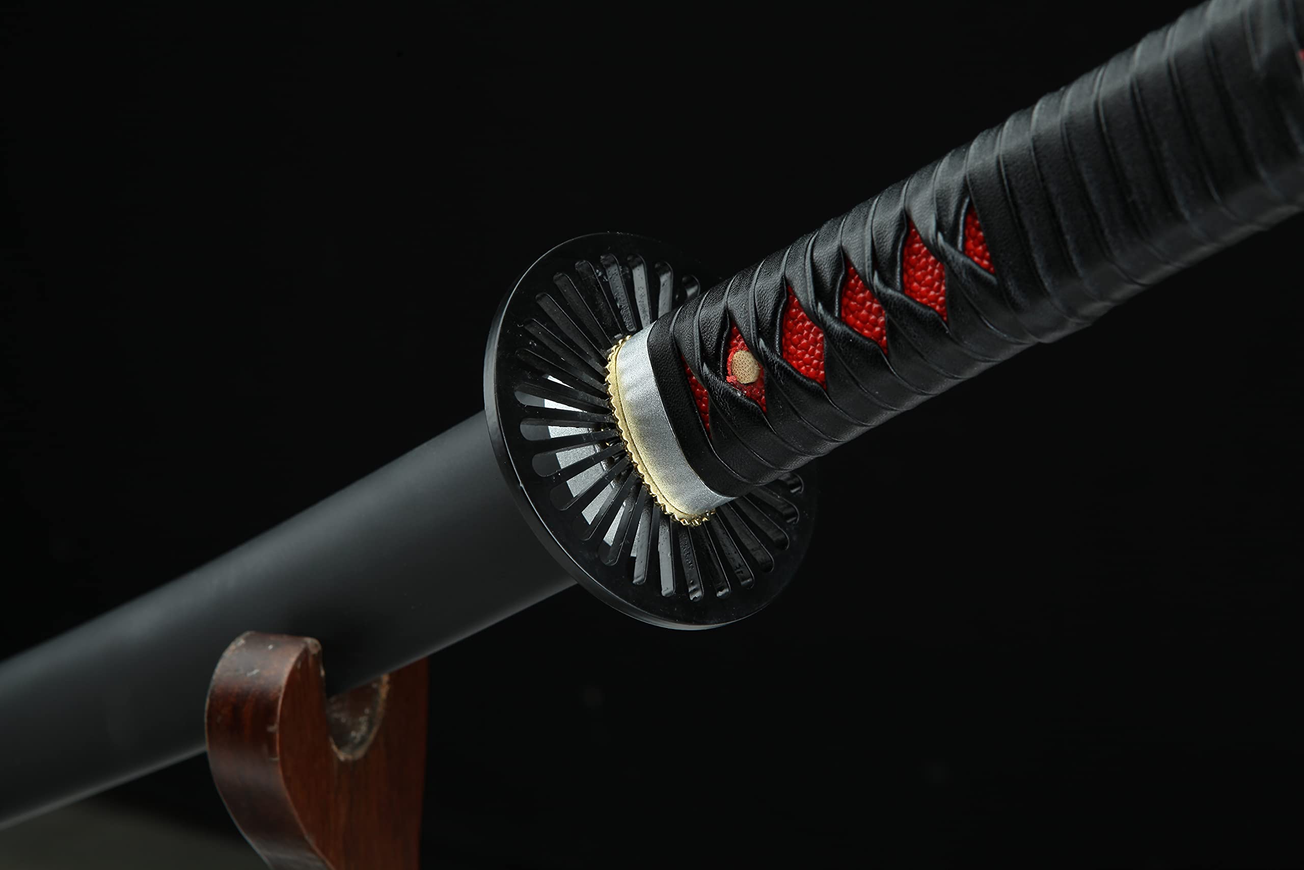 Demon Slayer Katana Sword - Kimetsu no Yaiba Tanjiro Kamado & Shinobu Kochou Cosplay Replica - High Carbon Steel Anime Collectible - Perfect for Cosplay, Display, and Anime Enthusiasts