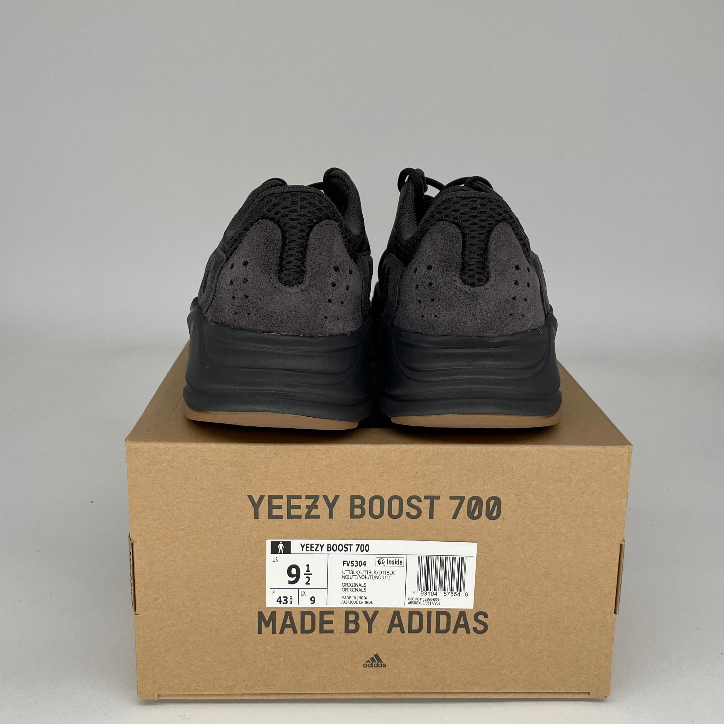 Adidas Yeezy 700 Utility Black Men's Sneakers Size 9.5 FV5304 - Stylish & Comfortable for Casual Wear, Running & Street Fashion