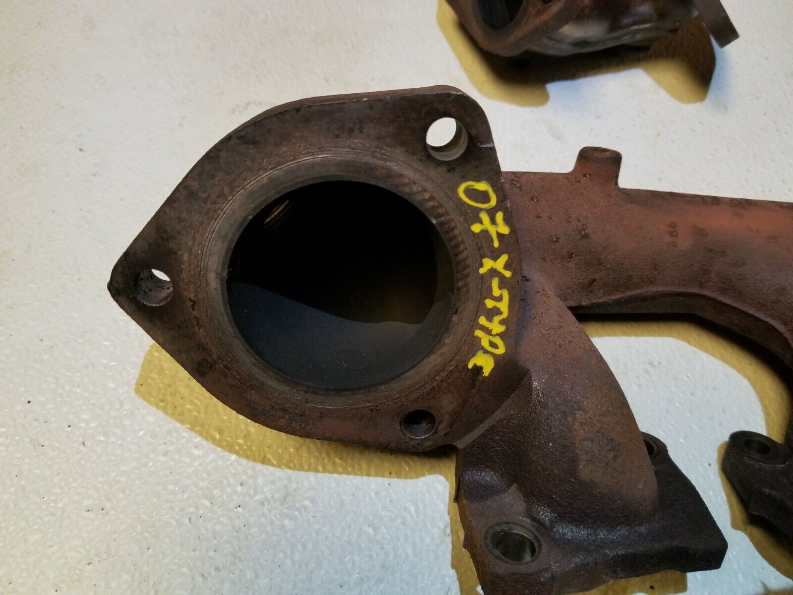 2005-2008 Jaguar X-Type 3.0L Exhaust Manifold Left & Right Pair OEM Replacement - Perfect for Performance Upgrade & Engine Repair | Fits Models with 86k Miles